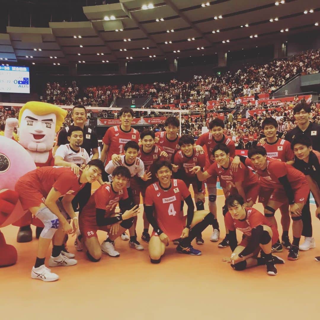 山本智大のインスタグラム：「広島大会3連勝しました✨✨ 残り3戦もチーム一丸となって頑張ります💪 たくさんの応援、メッセージありがとうございます😂 #ワールドカップバレー #広島大会 #3連勝 #龍神ニッポン」