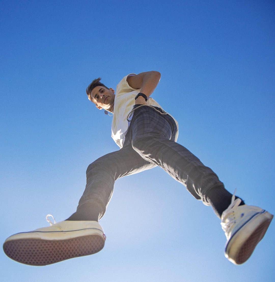 Mark Dohnerのインスタグラム：「an ant took this photo of me. hope you enjoy. 🐜 (what’s your favorite insect? 😂) @shanerad」
