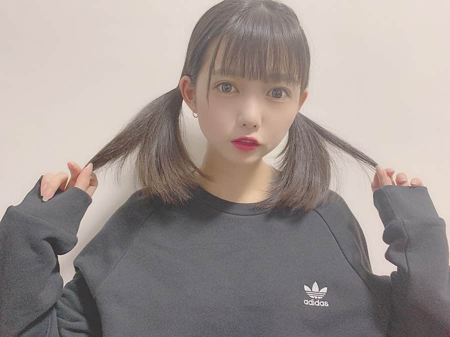 のインスタグラム：「😯☔️🌀🌪 . . #adidas #adidasoriginals #トレーナー #黒 #black #ツインテール #japanesegirl #instagood #instafashion」