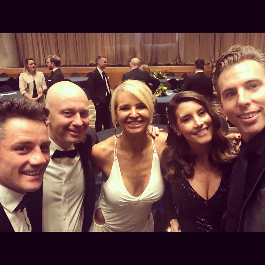 グラント・ハケットさんのインスタグラム写真 - (グラント・ハケットInstagram)「What a magic night at @sportaushof 🎉. Great to see so many talented and amazing champions in one room. It’s always a very humbling experience and I’m extremely honoured to be a part of the mentoring program with @tom_green_athlete #sport #loveourcountry #sahof #grateful #champions #whatanight #halloffame #hotdate」10月11日 16時53分 - grant__hackett