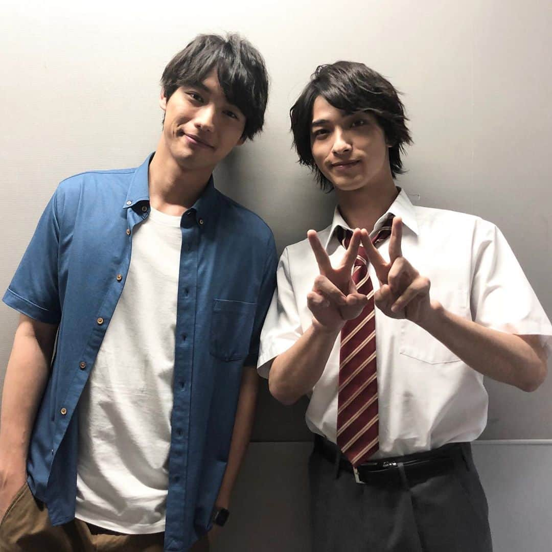 4分間のマリーゴールド【公式】さんのインスタグラム写真 - (4分間のマリーゴールド【公式】Instagram)「#みこと✍️ 電波ジャックお疲れさまでした😊 あとは放送を待つのみ…！ みんな今日は早く帰って リアルタイムで見届けてほしいな…📺✨ * #カウントダウン花巻家🏠 #4分間のマリーゴールド #4マリ #4マリday🧡 #4マリポーズ #スタートまであと5時間 #twitterでは動画公開中  #福士蒼汰 #菜々緒 #桐谷健太 #横浜流星 #tbs」10月11日 17時03分 - 4mari_tbs