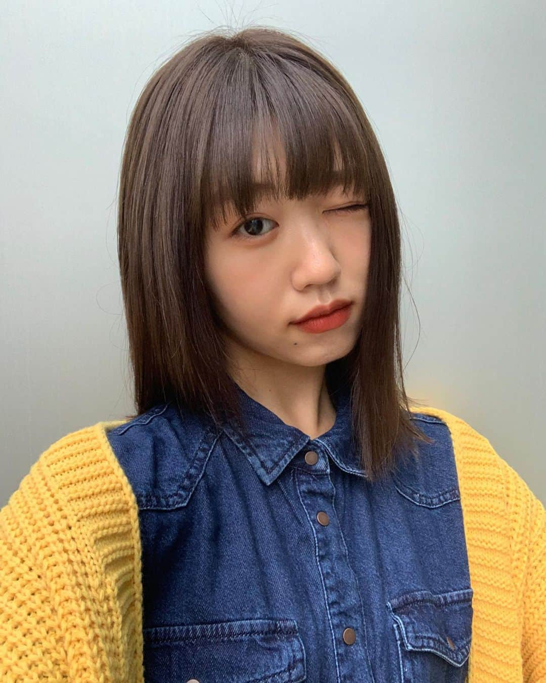 碓井玲菜さんのインスタグラム写真 - (碓井玲菜Instagram)「大好きな @moumiii.03.30 さんにカラーと 前髪ちょっぴりカットとつやつやトリートメント してもらってきたよ🐶 髪色はひたすら透明感！！！って言ってあとは フィーリングでお願いしてます。笑 みなさん台風お気をつけてくださいね。」10月11日 17時06分 - reina_usui