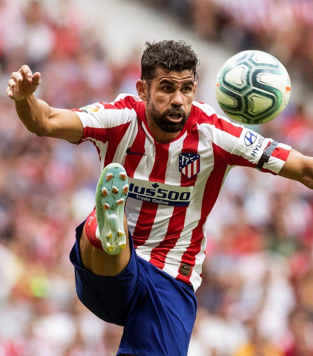 LFPさんのインスタグラム写真 - (LFPInstagram)「MAGIC touch! ✨⚽️ • #DiegoCosta #Atleti #LaLiga #LaLigaSantander #Football」10月11日 17時22分 - laliga