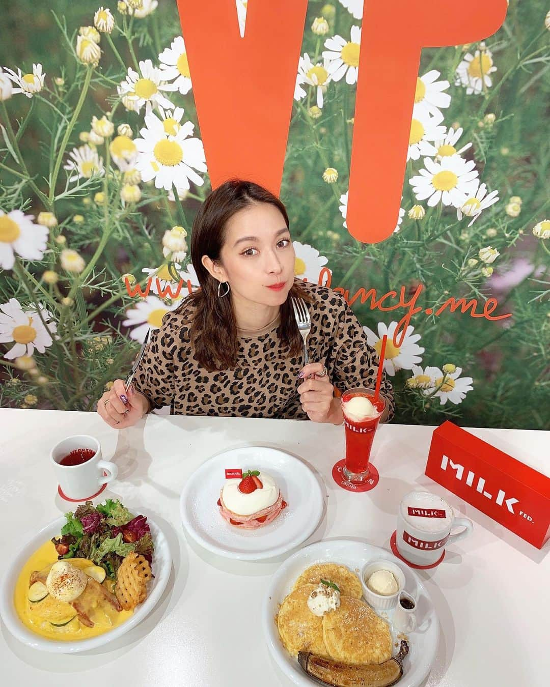 大森美知さんのインスタグラム写真 - (大森美知Instagram)「@milkfedjp ❌ @veryfancyme コラボパンケーキ🥞 台風くる前に間に合った♥️😋🍴 来週の火曜日までOPENしてるって♥️ #ミルフェ パンケーキもエッグベネディクト風 これは幸せすぎる🤤。。。 __________________________________________ #milkfed #veryfany #パンケーキ」10月11日 17時23分 - michi_oomori_official