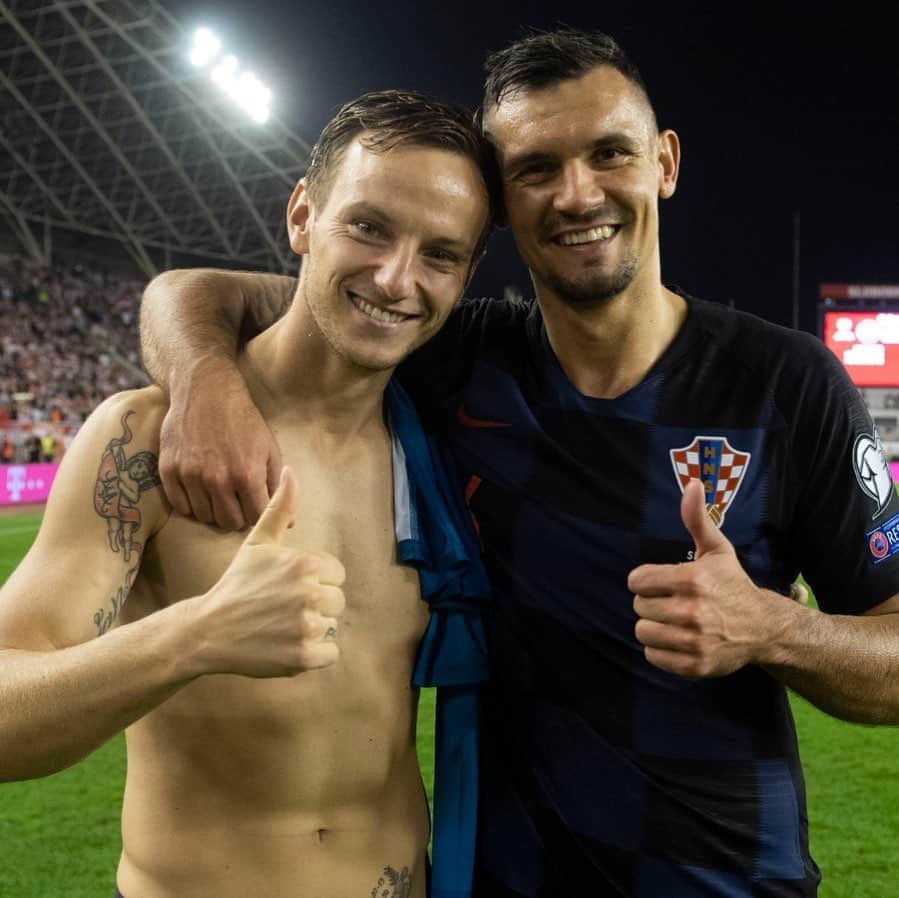 イヴァン・ラキティッチのインスタグラム：「Bruda...😁🔝🇭🇷 @dejanlovren06 @rockfilius 🎸」
