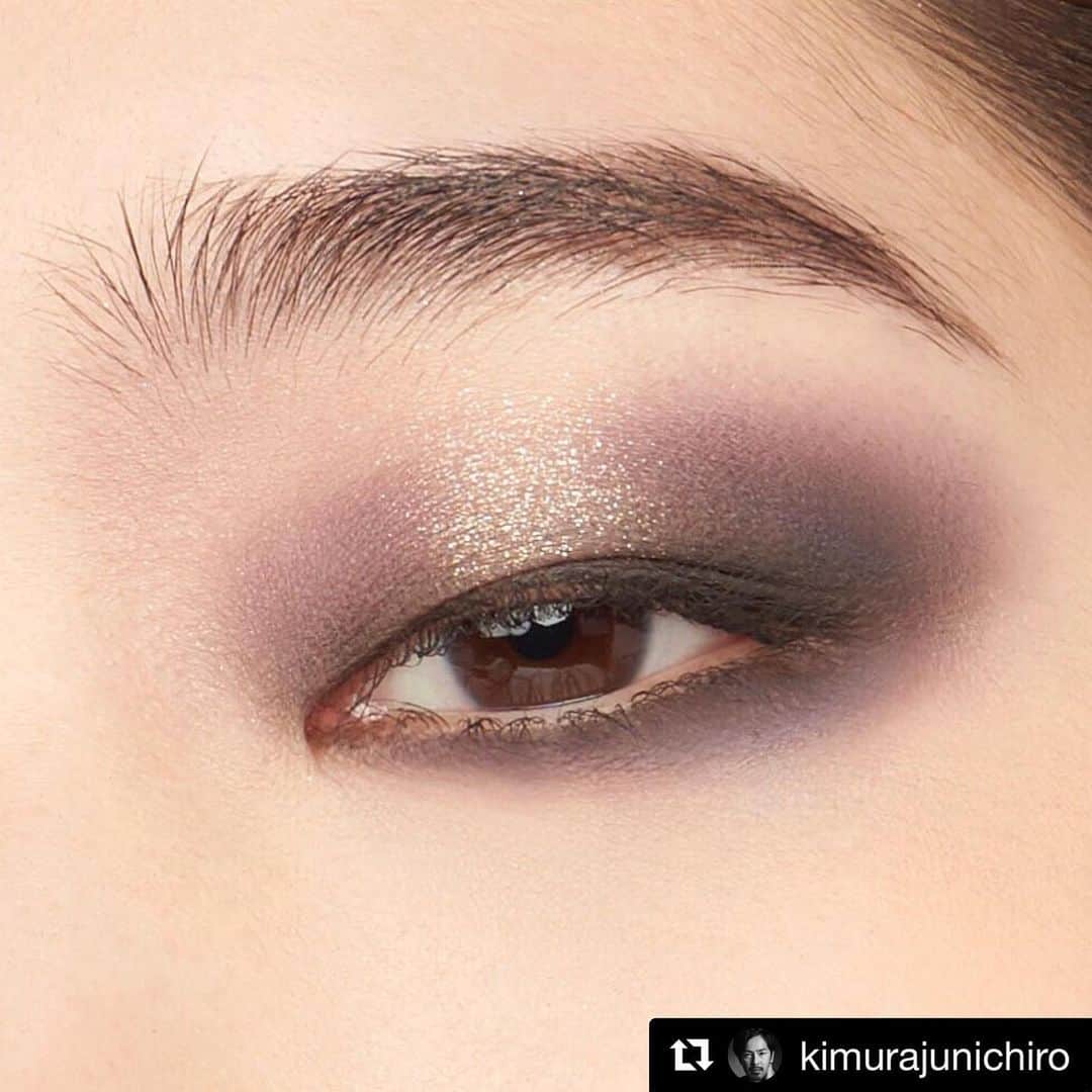 江原杏樹のインスタグラム：「#Repost @kimurajunichiro with @get_repost ・・・ new eyeshadow pallette with japan-themed selection of striking statement colors , such as "sumi spell'' eye makeup pattern ① by new eyeshadow pallette ◾︎sumi artistry  photo @yoshisekine  model @bon_anjou_r  makeup @kimurajunichiro  #shuuemura #shuuemuraartist #shuartistry #shooting #artwork #makeupaddict #smokyeyes #eyemakeup」