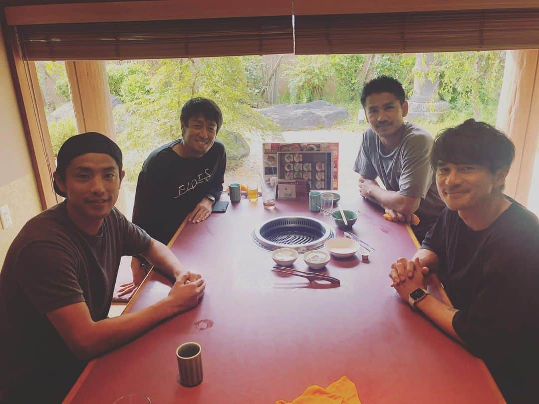 池田圭のインスタグラム：「85年組の優しい先輩達と大昌園でランチ！今日も変わらず美味！  #ライト王谷口先輩 #フカヒレ王子パンゾーさん #カレー大好きよしきさん #ご馳走さまでした #豊さんは免許センターに行って間に合わず #ちなみに #昨日は金井とランチ #写真は撮り忘れたけど #感じた事は #伝えます #免許は大事」