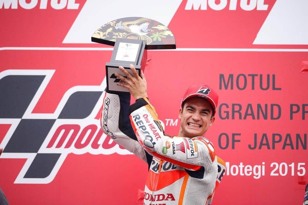 MotoGPさんのインスタグラム写真 - (MotoGPInstagram)「On this day in 2015 'the Little Samurai', @26_danipedrosa, would take his 50th Grand Prix victory 🏆 // It would not be his last, increasing his tally to 54 before retirement at the end of 2018 👏 // We miss you Dani ❤️ #DP26 #MotoGP #JapaneseGP 🇯🇵 #Motorcycle #Racing #Motorsport」10月11日 18時11分 - motogp