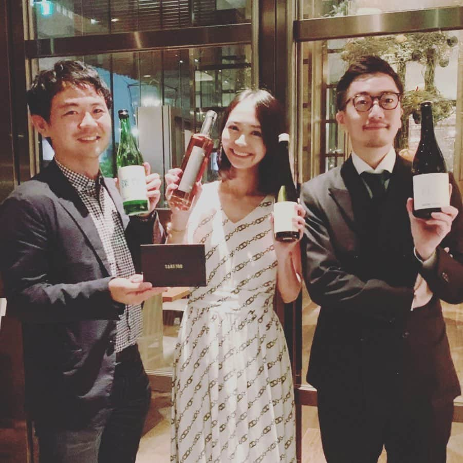 緑川静香さんのインスタグラム写真 - (緑川静香Instagram)「【しーたん日本酒録】  SAKE100 百光-byakko-  楯の川酒造 精米歩合18%、上品でなめらか綺麗な甘味。  深豊-shinho-  数馬酒造 生酛造り、精米歩合70%、深き旨味。  天彩-amairo-  美吉野醸造 まるでデザートのよう、とろける甘味。  現外-gengai-  沢の鶴 奇跡。絡み合う複雑味はもううなるほど、五感が震えた。  様々な温度帯のSAKE100の日本酒達と合わせるペアリングディナー。 思わず笑顔がこぼれてしまう、幸せの時間でした☺️✨ まさに相乗効果。食事とのマリアージュは日本酒の楽しみ方で一番好き。 和食以外にも抜群に合うんだぞ❤️ #しーたん日本酒録 #日本酒 #日本酒女子 #百光 #深豊 #天彩 #現外 #パレスホテル東京 #sake #japanesesake #sakestagram #sakebottle #sake100 #saketimes #grandkitchen  #皆様台風くれぐれもお気をつけて #私も引きこもります #どうか被害が大きくなりませんように」10月11日 18時29分 - midorikawa_shizuka