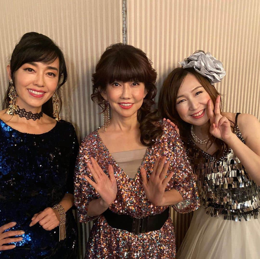 松本伊代さんのインスタグラム写真 - (松本伊代Instagram)「昨日は久しぶりに キューティー☆モリモリの3人で！🎤👗 本番前 優ちゃん、博子ちゃんと📸 楽しかったです！ありがとございました！  #キューティーモリモリ #早見優 #森口博子 #台風気をつけてください」10月11日 18時39分 - iyo14_official