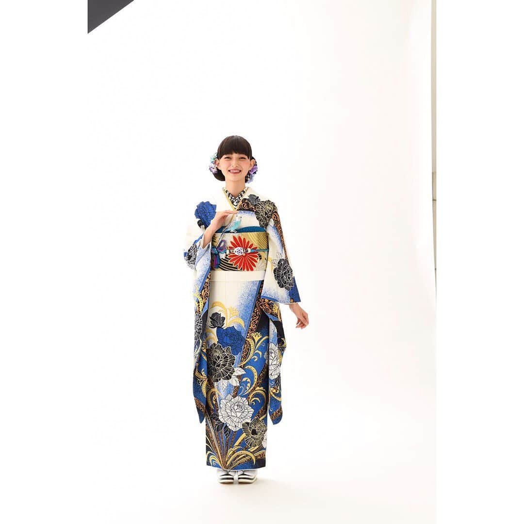 中澤瞳さんのインスタグラム写真 - (中澤瞳Instagram)「１日１投稿。 よーくみて。青い鳥。  #hitomicture #ふりそでAlice」10月11日 19時07分 - hitomi.nakazawa