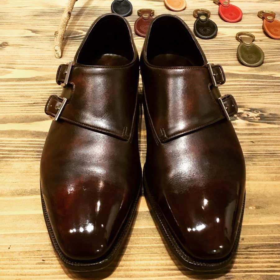 m.mowbrayさんのインスタグラム写真 - (m.mowbrayInstagram)「数ヶ月前になりますが、R&D公式オンラインショップのFANS.楽天市場店で靴磨きサービスをご注文頂いたお客様のお靴です。 紳士靴ケア+オプションのハイシャインでした。 #fans浅草本店  #mmowbray #shoecare #ハイシャイン  #オンラインショップで靴磨き頼めるよ」10月11日 19時16分 - m.mowbray