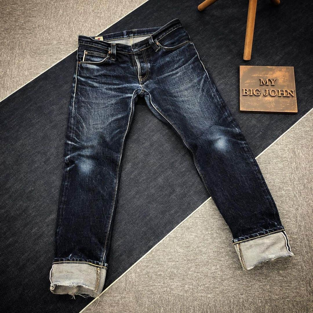 BIG JOHNさんのインスタグラム写真 - (BIG JOHNInstagram)「スタッフ👖onishi👖 23オンスジーンズ【M106G】穿き込みレポート👖 9th湯洗い後10日👖 計394日着用👖 児島ジーンズストリート、ビッグジョン児島本店、大阪市南船場、ビッグジョン大阪店、祐天寺駅 西口2、ビッグジョン東京店、BIGJOHN ONLINE SHOPで好評発売中👖 @bigjohnshop @bigjohntokyo @bigjohnosaka #bigjohn #bigjohnjeans #jeans #denim #23oz #japan #okayama #kurashiki #kojima #kojima-jeans-street #jeans-street #coordinate #outfit #mystyle #denimcode #nanocolloid #nano #toughjeans #tough #selvedgejeans #selvedge #tax-freeshop #tax-free #denim-street #kurashiki-denim-street  #setouchi #ootd」10月11日 19時46分 - bigjohnjeans