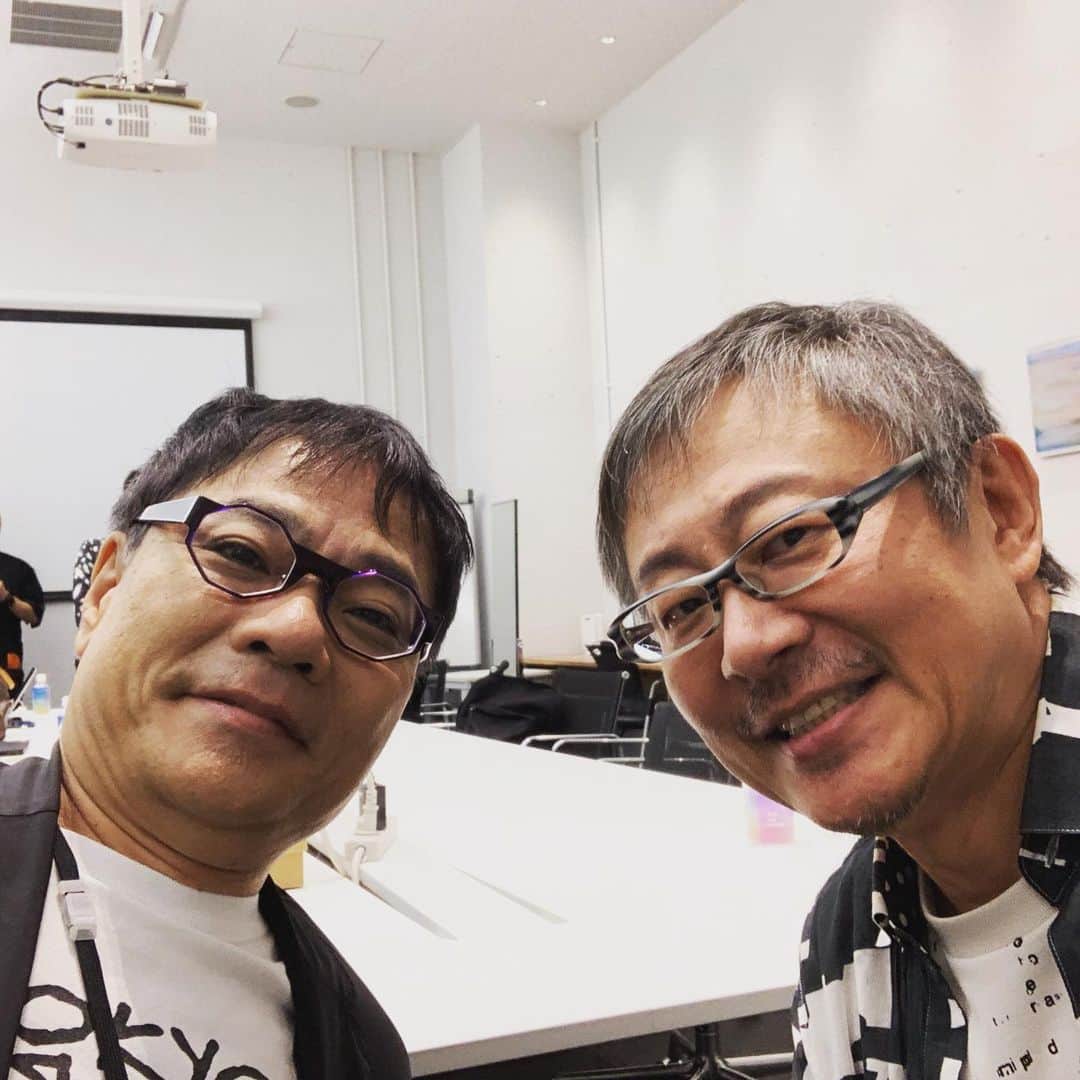 松尾貴史さんのインスタグラム写真 - (松尾貴史Instagram)「旧友と、なぜか「クラブシーンについて語る」イベントを。  #いとうせいこう #松尾貴史」10月11日 19時44分 - kitsch.matsuo