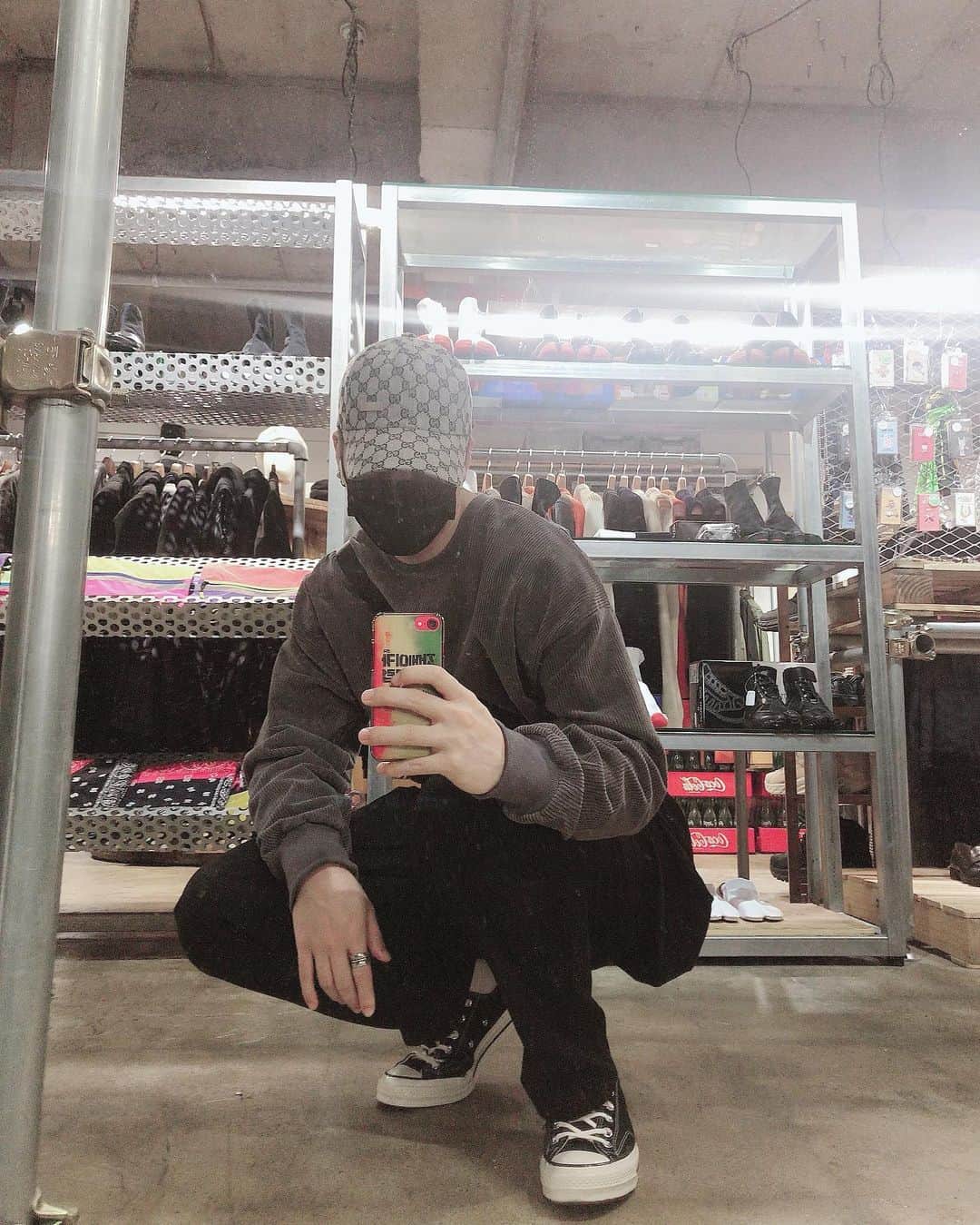 サンミンのインスタグラム：「꼭꼭숨어라 머리카락보일라.」