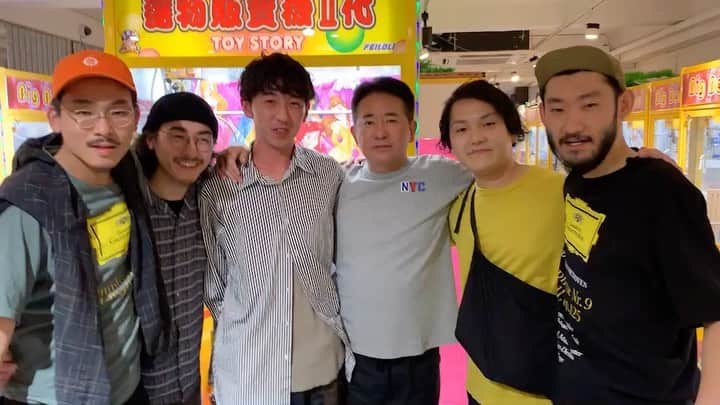 谷正人のインスタグラム：「上海スタッフに負けじと、香港メンバーからも誕生日動画が到着しましたw ありがとう！　 #1名おかしいな #hongkong #音量注意」