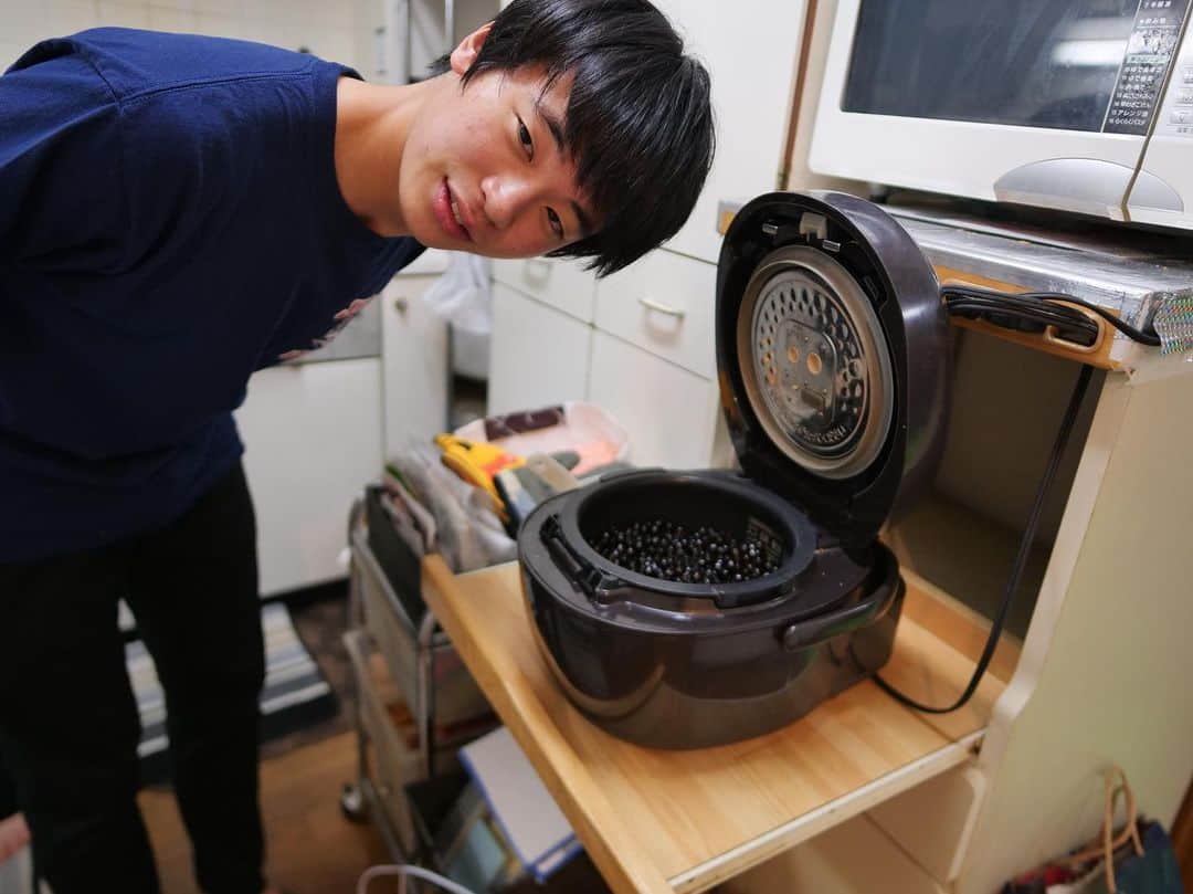 すしらーめん《りく》のインスタグラム：「凄くキモチワルかったので記念撮影しておきました。 #youtuber #タピオカ #白米の突然変異」