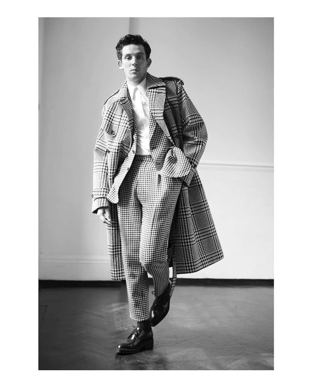 ZOO Magazineさんのインスタグラム写真 - (ZOO MagazineInstagram)「Featured in our Fall issue #64, actor Josh O’Connor photographed by Roger Rich ♚  Talent: @joshographee Photographer @roger_rich_photographer  Creative director @joseklap  Styled by @millermode @stellacreativeartists  Grooming by @bentalbott @thewallgroup  Photographer’s Assistant Matt Foxley Post production @taylorlightco  Studio @theoldschoolstudio  Special thanks to @johnscraft0n  ___ #JoshOConnor #RogerRich #Actor #AlexanderMcQueen #Missoni #Cartier #TomFord #BrunelloCucinelli #givenchy」10月11日 20時59分 - zoomagazine