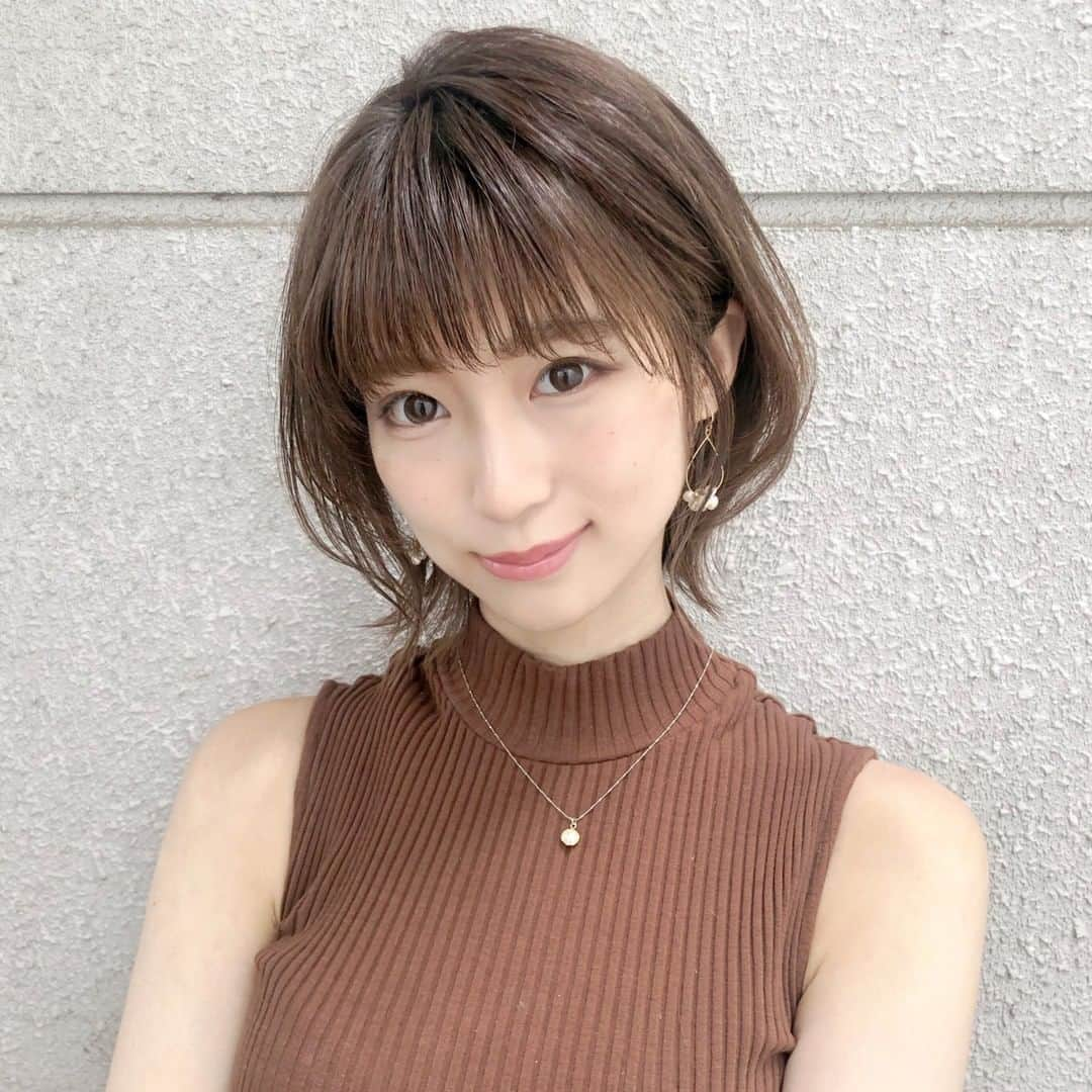 HAIRさんのインスタグラム写真 - (HAIRInstagram)「"小顔ヘアにするなら？" 毎週金曜日は、HAIR編集部が厳選したお悩み解決スタイルをお届けします💛 小顔効果満点♪おすすめスタイルをご紹介！ 「なりたいワタシ」を叶えてくれるスタイリストは必ずいるっ✨ . ------------------------------------------------ Styling by「金崎 瑚能美」 @kanasakikonomi . 🌼TONI&GUYjapan 広尾🌼. 東京都渋谷区広尾5-5-1広尾 いがらしビル2F ☎03-5475-3937 定休日：火曜日・水曜日 営業時間： 平日11:00〜21:00／土日祝10:00〜19:00 ・ ✂メニュー✂. カット6,500円～/カラー7,100円～/パーマ8,110円～ ✂ひとこと✂. ボブ & ミディアム ヘアを主に 担当させて頂いています 。大人可愛い,柔らかい優しい印象に ！ ------------------------------------------------ #ひし形シルエット #広尾ヘアサロン #広尾美容室 #ボブヘア #ボブ #ボブカット #ショートボブ #ボブヘアー #ヘアスタイル #ヘアカタログ #ヘアカラー #ヘアスタイリング #髪型 #美容室 #髮型屋 #髮型設計 #发型 #短髮 #日系髮型 #女生髮型 #女生短髮 #bob #염색 #헤어 #보브컷 #ทรงผม #haircolor #hairstyle #hair #instagood」10月11日 21時01分 - hair.cm