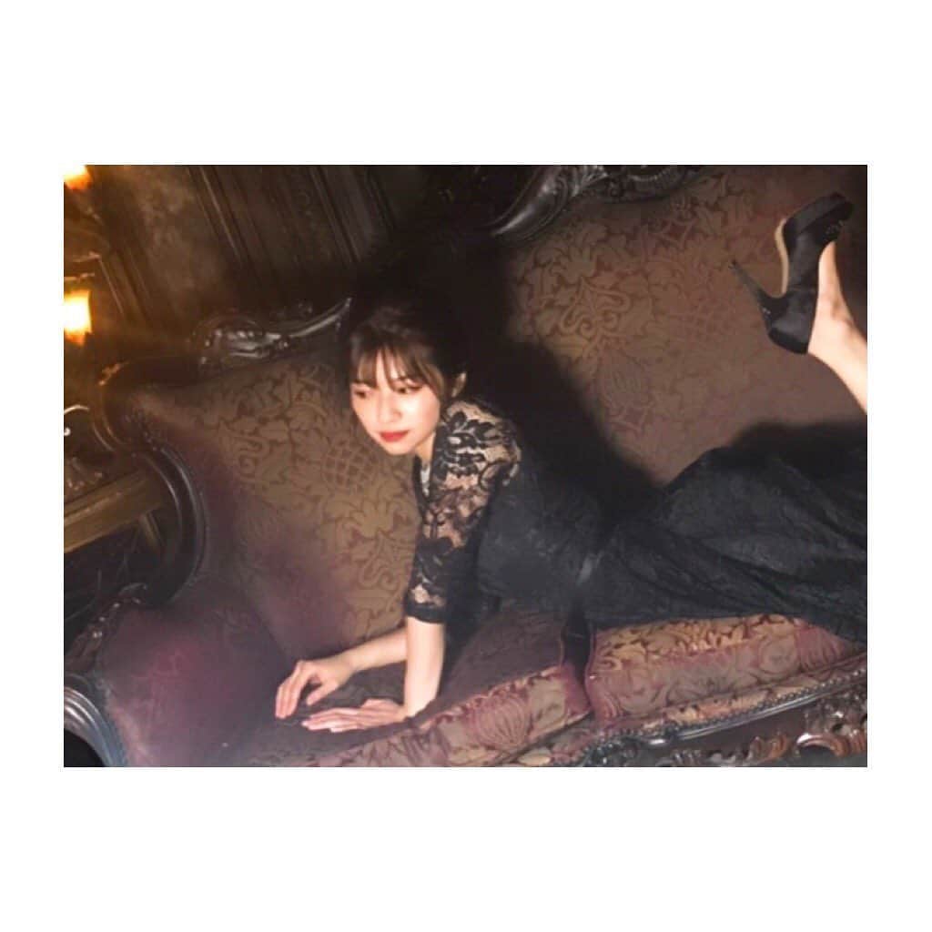 金澤朋子さんのインスタグラム写真 - (金澤朋子Instagram)「今日は【週刊ファミ通】さんの撮影がありました。こんな大人な雰囲気の衣装も着ましたよ〜〜👗✨ . そして実は私の夢が1つ叶った日でもありました。気になるその内容は…11月7日(木)の発売を待っていてくださいね！ . #juicejuice #金澤朋子  #ファミ通 #大人 #黒 #衣装 #ワンピース  #11月7日 #発売 #お楽しみに …♡」10月11日 21時02分 - tomoko_kanazawa.official