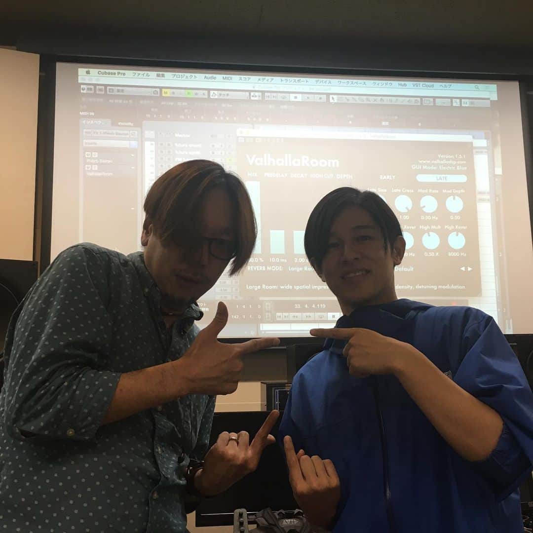 のインスタグラム：「‪今日は洗足学園音楽大学で【#タワーアカデミー】‬ ‪「ミュージック・プロデューサーズ・アカデミー」第二回！#タワレコMPA でした‼️‬ ‪音楽の作り方から色々話して時間足りなかったですね✨‬ ‪浅田祐介さん @uske1968 さん、素敵な機会ありがとうございました😊😊‬ #dédémouse #dedemouse #デデマウス #電電鼠 #浅田祐介」