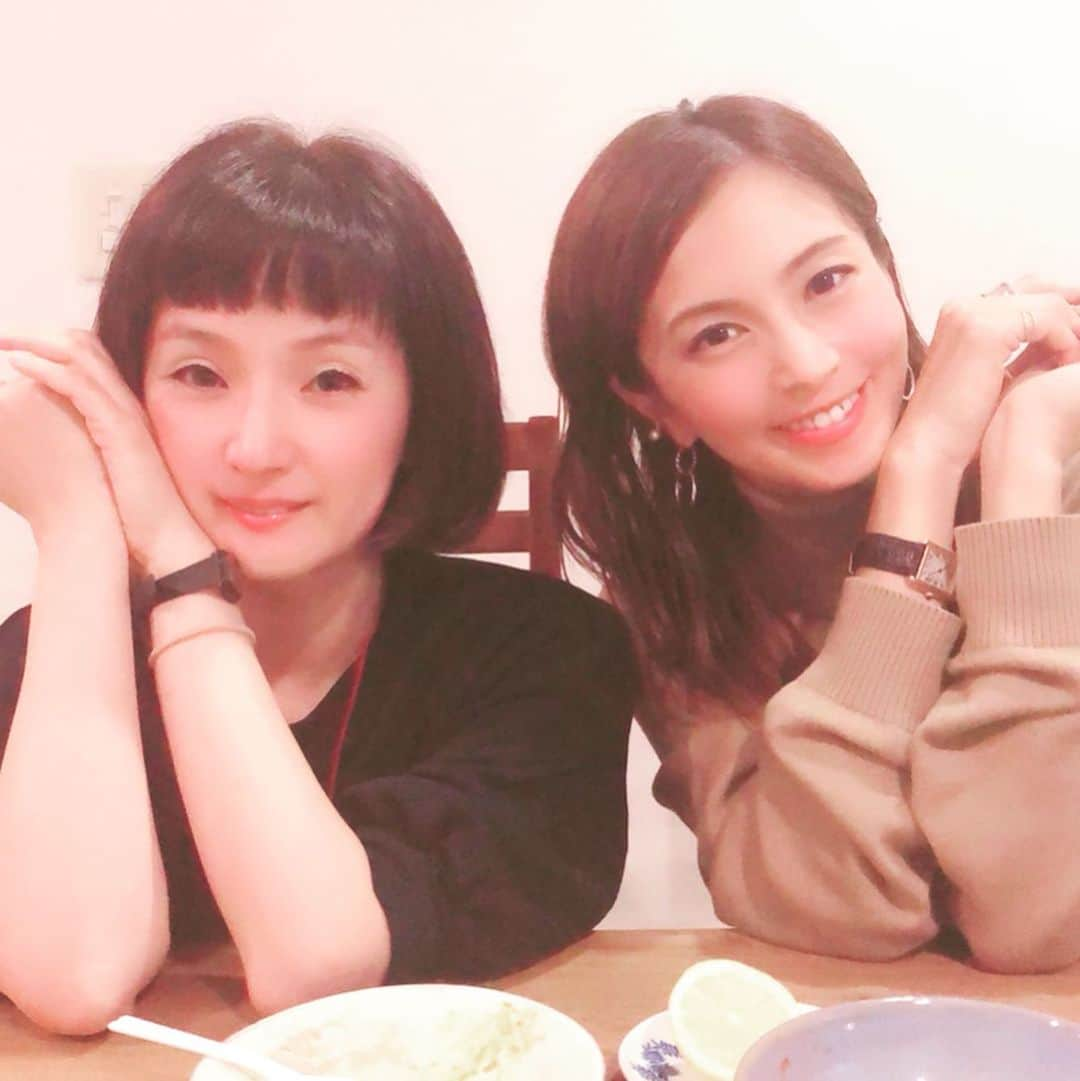 千秋さんのインスタグラム写真 - (千秋Instagram)「テレビのスタッフさんと安田美沙子ちゃんのお家へ。ごはんをいっぱい作ってくれました。これが全部美味しくて食べ過ぎちゃった✨ 勝手に「何にも出来ない可愛い子」というイメージだったけど、（ごめんね😛）「料理が上手な可愛い子」でした👏🏻👏🏻👏🏻レシピを教えてもらったので「何にも出来ない可愛くない」わたしはもっと頑張らなくちゃねえ🙄🤧😆 #安田美沙子 @yasuda_misako #ママ友 #おうちごはん #サムギョプサル #ステーキ #春菊のなんか #かぼちゃのなんか #いちぢくのなんか #コンビーフのなんか」10月11日 21時38分 - chiaki77777