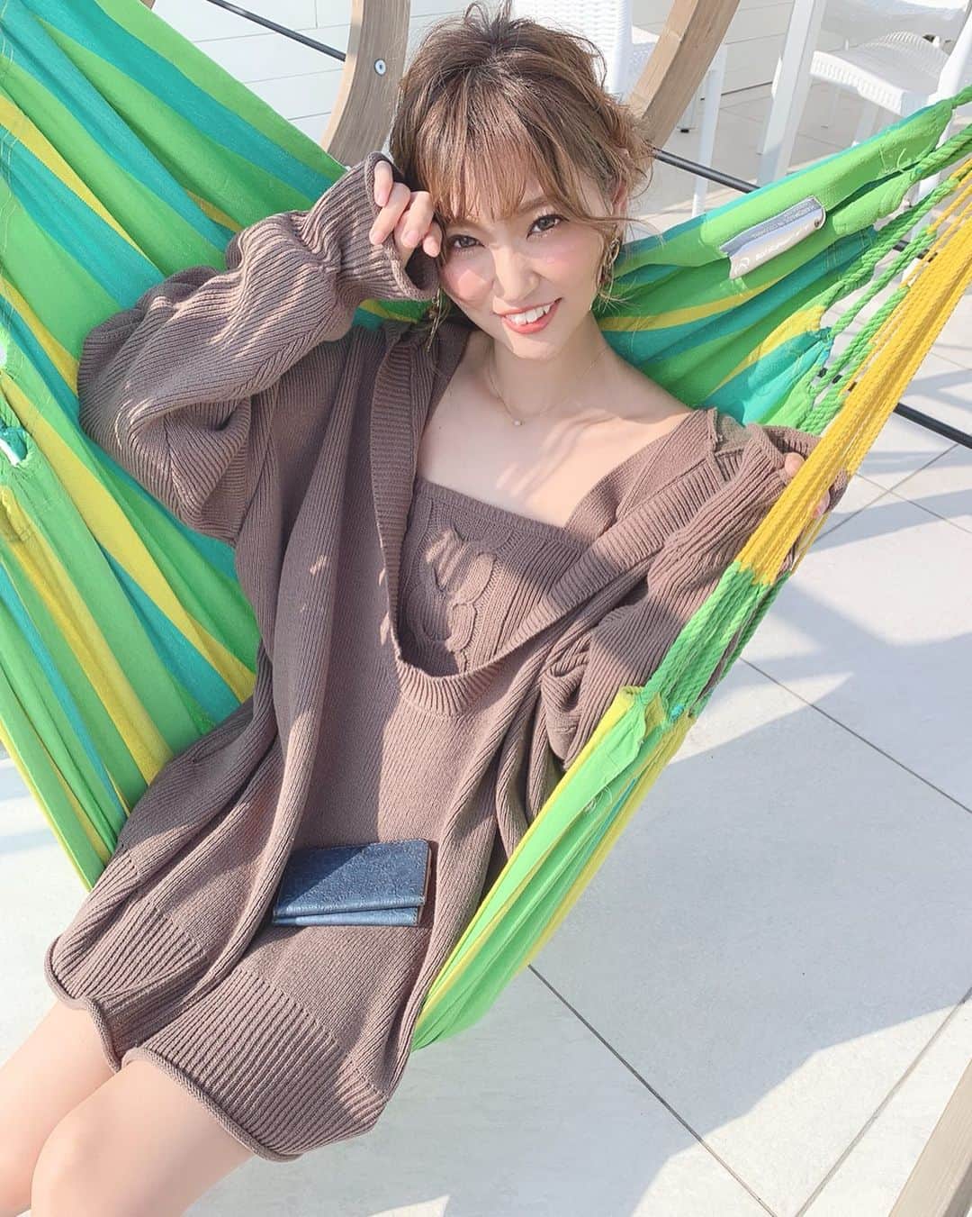 いっちゃん/嶋津 いつみのインスタグラム：「. . 明日の台風ヤバそうやんね😥💦 . . . 私が住んでる地域は あまり被害がなさそうやけど… . . 何事も備えることが大事やからね。 直撃予報の地域にお住いの方は 本当にお気をつけ下さい🙇‍♂️!! . . . . . #関西  #関西サロモ  #サロンモデル #サロモ #いっちゃん  #フリーモデル #関西モデル  #あざといっちゃん #かわいっちゃん #いっちゃんコーデ #ブライダルモデル #アレンジモデル #ヘアカラー  #ヘアアレンジ #ootd #撮影依頼受付中 #編みおろし会モデル . . .」