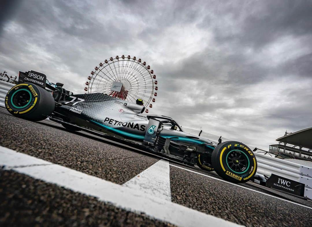 MERCEDES AMG PETRONASさんのインスタグラム写真 - (MERCEDES AMG PETRONASInstagram)「It’s official 👉 Due to Typhoon Hagibis, Saturday’s @f1 action at Suzuka has been cancelled ❌ We’ll be back on track for a #JapaneseGP Super Sunday, with Qualifying kicking off at 1000 local time! 👀 • #MercedesAMGF1 #MercedesAMG #F1 #PETRONASmotorsports #VB77 #TyphoonHagibis @valtteribottas」10月11日 21時58分 - mercedesamgf1