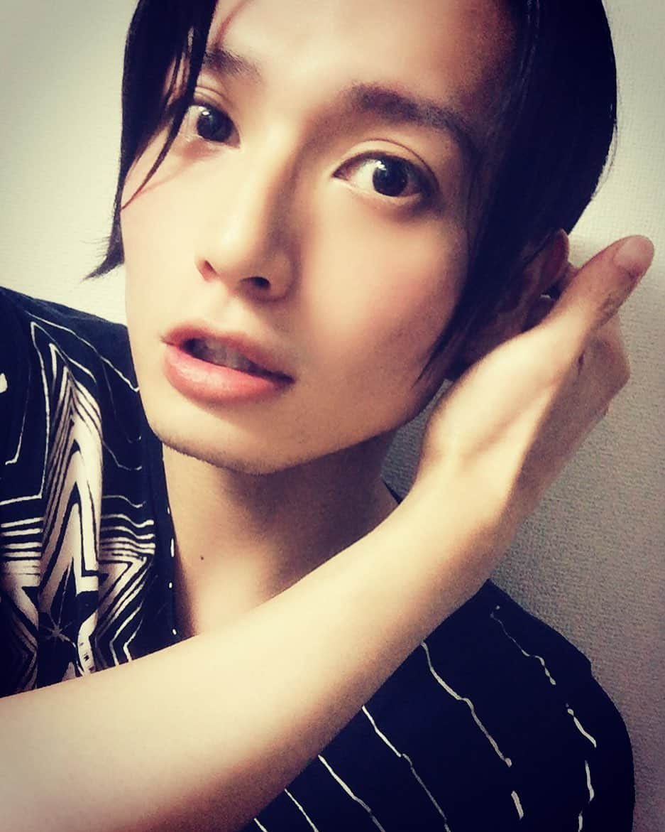 友常勇気さんのインスタグラム写真 - (友常勇気Instagram)「My informationヾ(*´∀｀*)ﾉ 10月17日(木)21：00〜 友常勇気　LINE LIVE Vol.2  視聴はこちらから＞＞https://live.line.me/channels/89/upcoming/12233834  Thank you🤗♥️ #友常勇気  #久々 #ラインライブ #是非 #観て下さい p.s 番組内私的発表も御座いますので… 何卒よろしくお願いします🙇‍♂️」10月11日 22時18分 - yuki_tomotsune