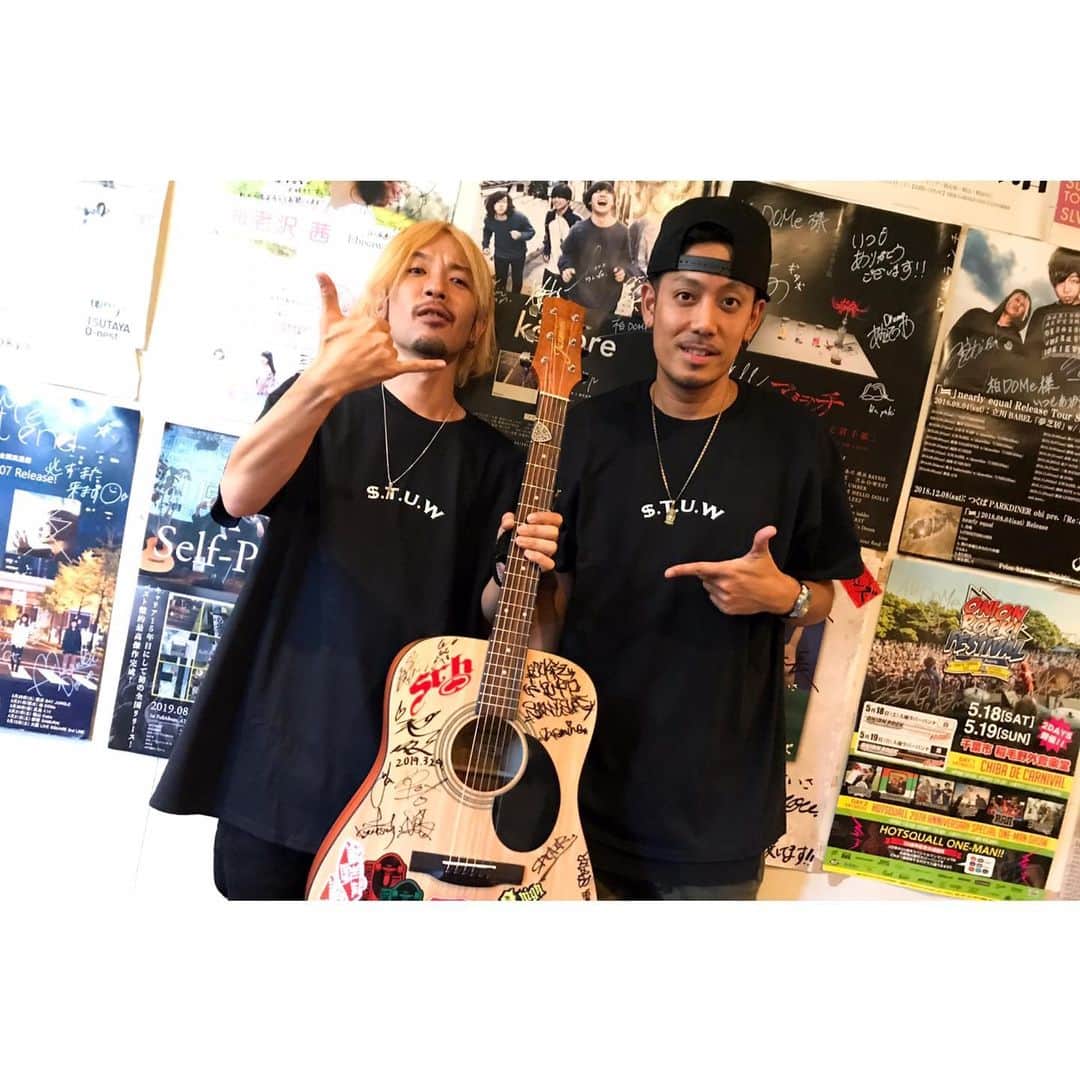 のインスタグラム：「Good morning🌞🌴☕️ こちら朝の6時!!!! 明日日本の12時からS.T.U.Wのチケット先行始まるので要チェックで👌 12月の帰国楽しみにしてます😆😆 ‪12/15(sun)@渋谷clubasia‬ ‪OPEN/START 17:00/17:30‬ ‪ADV/DOOR ¥3,500/¥4,000‬ ‪https://eplus.jp/sf/detail/3106810001-P0030001‬  #stuw」