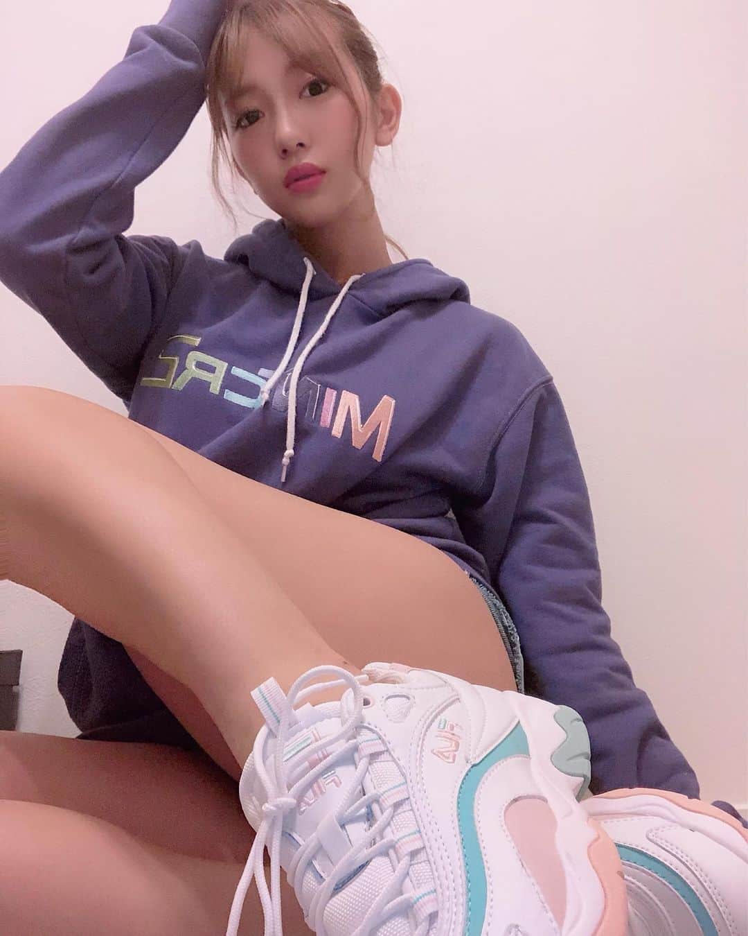COCOさんのインスタグラム写真 - (COCOInstagram)「. #FR2 × #MINTCREW のコラボパーカー👟💜💜 . @mintcrew  @fxxkingrabbits . #mintcrew #fr2 #fxxkingrabbits #fashion #fashionable #fashionista #gravure #japanesegirl #asiangirls #fila #sneaker #fashionlovers #selfie #selfies」10月11日 22時33分 - coco_coco000