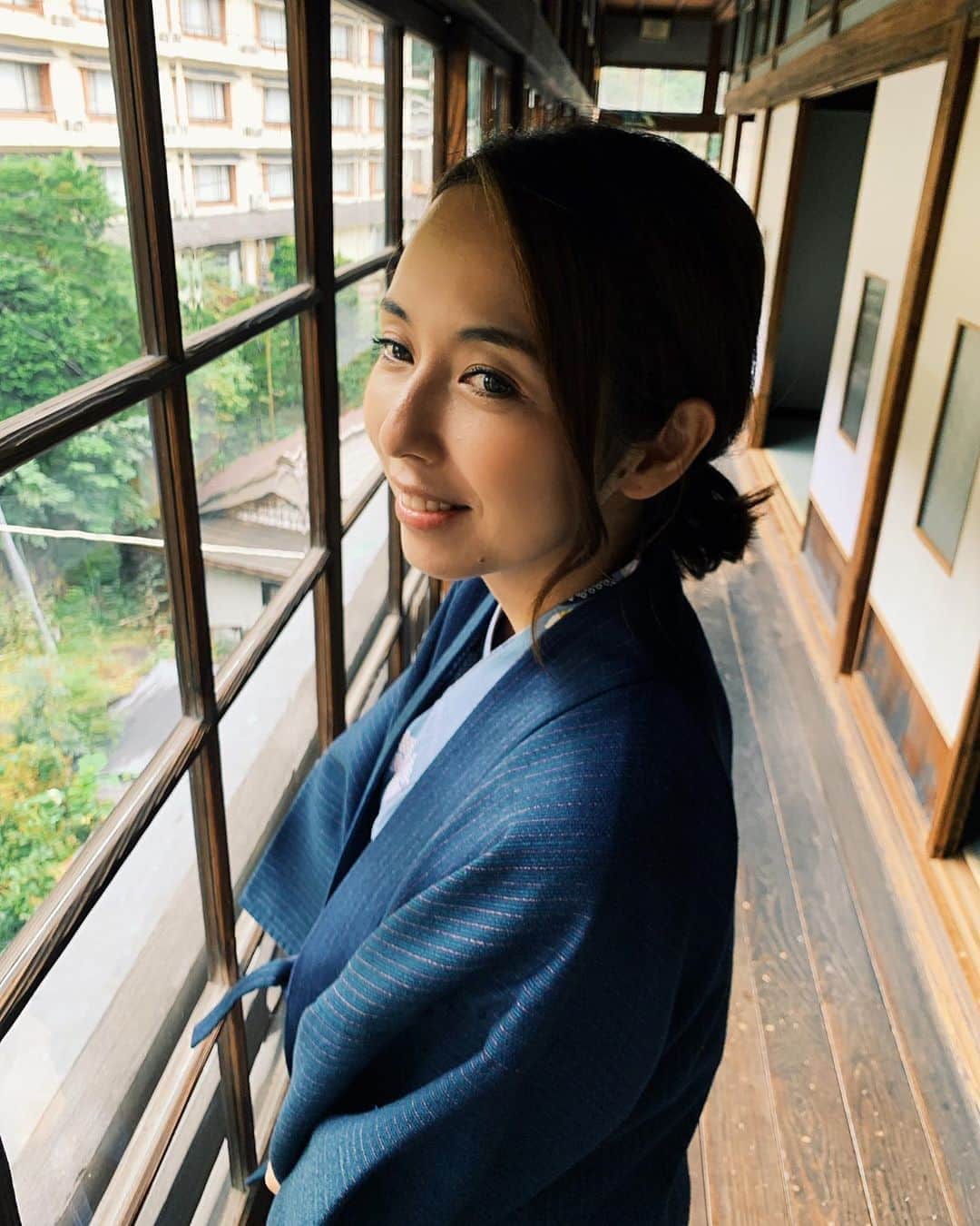 若林翔子のインスタグラム：「*﻿ *﻿ 今日はしっとりブレイクロケ(^^)﻿ いつもとは違う雰囲気の若林でお送りします😂﻿ ﻿ こちらの旅館で、﻿ なんと温泉も堪能させていただきました😊﻿ ﻿ ご飯も美味しいし、﻿ 究極の癒しの時間を過ごせます😚﻿ 来週土曜のミヤテレ11:35〜見てね😘﻿ ﻿ ﻿ #ミヤテレ #ちょっとブレイクタイム﻿ #宮城 #白石市 #旅館 #老舗旅館 #鎌先温泉 #湯主一条﻿ #ひさびさ浴衣」