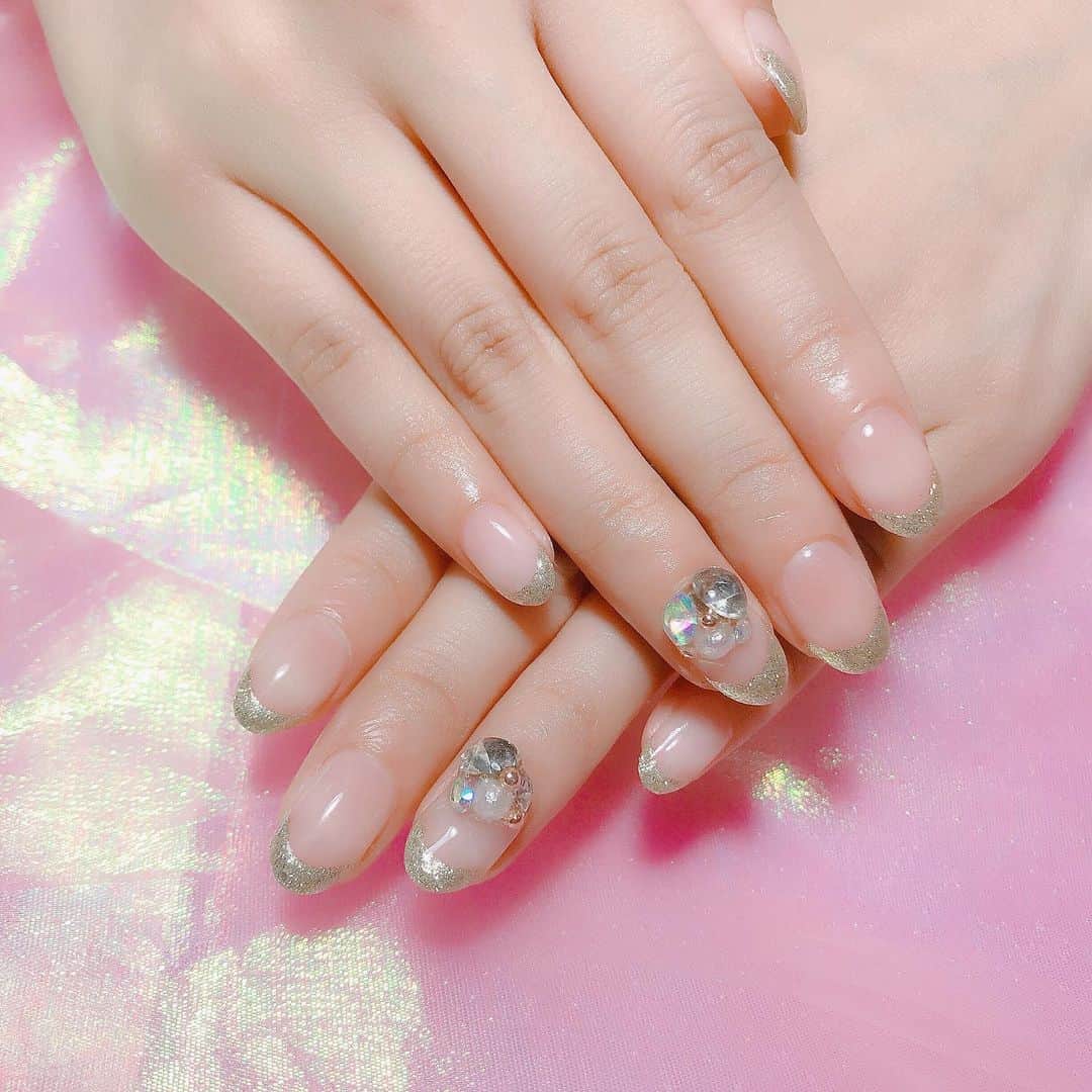 なかやまちえこのインスタグラム：「フレンチ✨ PremDoll 701+702 mix #nail #nails #nailart #ネイル #美甲 #ネイルアート  #clou #nagel #ongle #ongles #unghia #japanesenailart #manucure #네일 #젤네일 #네일아트 #네일리스트 #japanesenails #manicurist #gelnails #أظافر #フレンチネイル #Frenchnails #グリッターネイル #Qulle #まぁむ ちゃん」