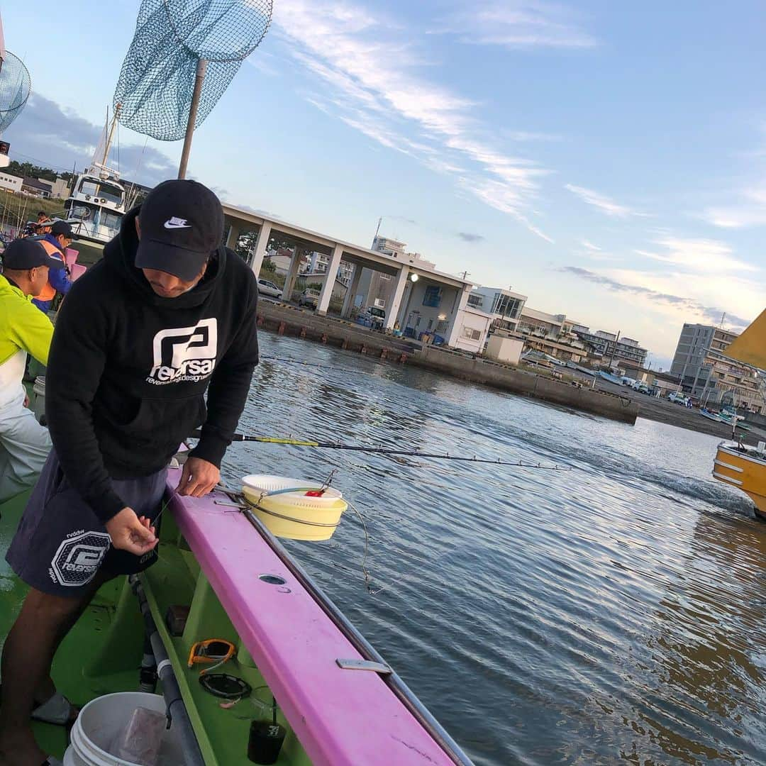 宮田和幸さんのインスタグラム写真 - (宮田和幸Instagram)「完全にマグロ狙いで行きましたがカツオ1匹。 マグロ一回当たったんだけど、よそ見しててハリス切られました😅 #マグロ #釣り #相模湾 #キハダ #reversal #リバーサル」10月11日 23時09分 - miyata.hercules