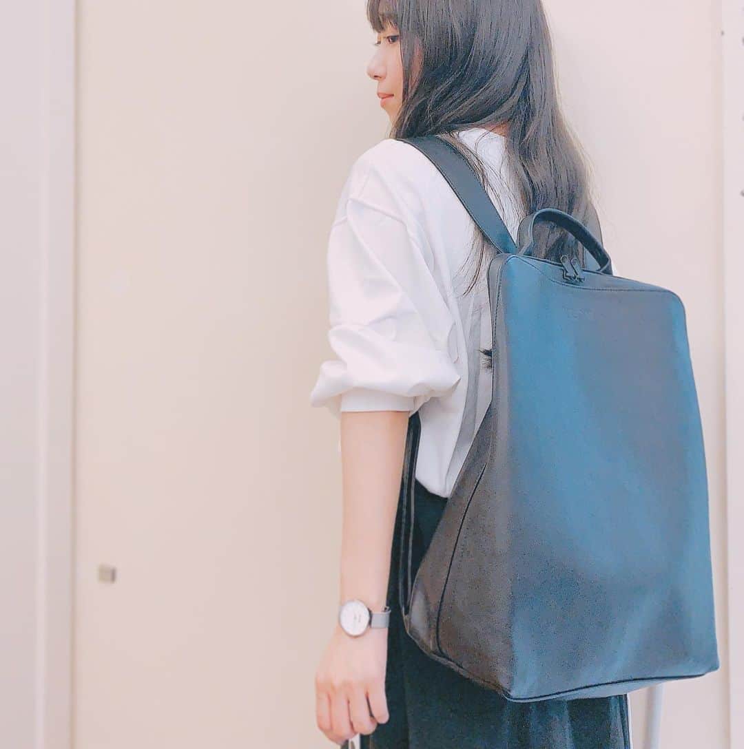 小林愛香さんのインスタグラム写真 - (小林愛香Instagram)「#KLON  #リュック #bagpack #腕時計 #watch じゃーーーーん！ 必ず誰かしらにかわいいと 褒められるリュックと時計🐶 見せちゃう。」10月11日 23時33分 - kyanstagram_