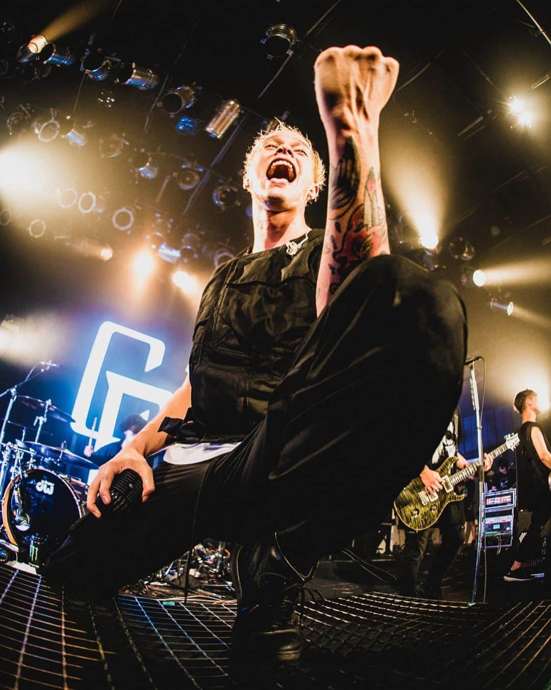 Masato さんのインスタグラム写真 - (Masato Instagram)「NIIGATA THANKS!! Photo by @yamada_mphoto  #coldrain  #thesideeffects」10月11日 23時31分 - masato_coldrain