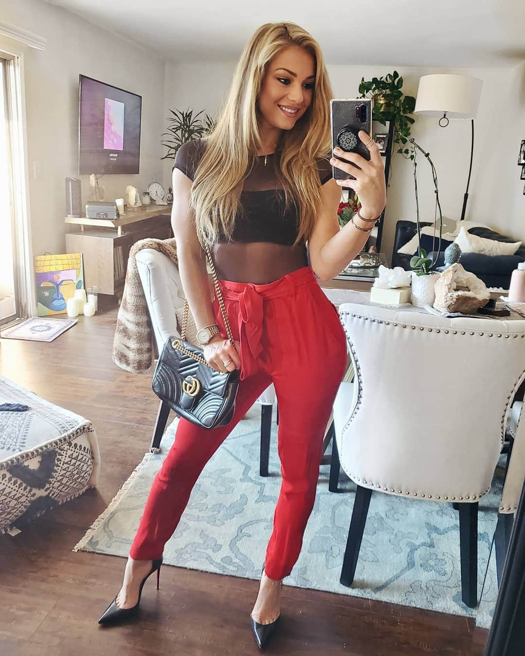 Nikki Leighさんのインスタグラム写真 - (Nikki LeighInstagram)「🚨🆆🅰🆁🅽🅸🅽🅶: #Red hot #Silk pants. Nothing fits better! 🔥🚨 . #stylejunkie #fashiongals #dolifeaf #ltksalealert #newvintagehandbags #casualoutfits #wearitloveit #wearthisnext #wentoutlikethis #myfashiondiary #ootdlovers #fashionaddicted #realoutfitgram #fashionaddict #aboutalook #realoutfit #ootdfashion #thefashionforce #hairandstyles #longhair」10月12日 10時28分 - missnikkileigh