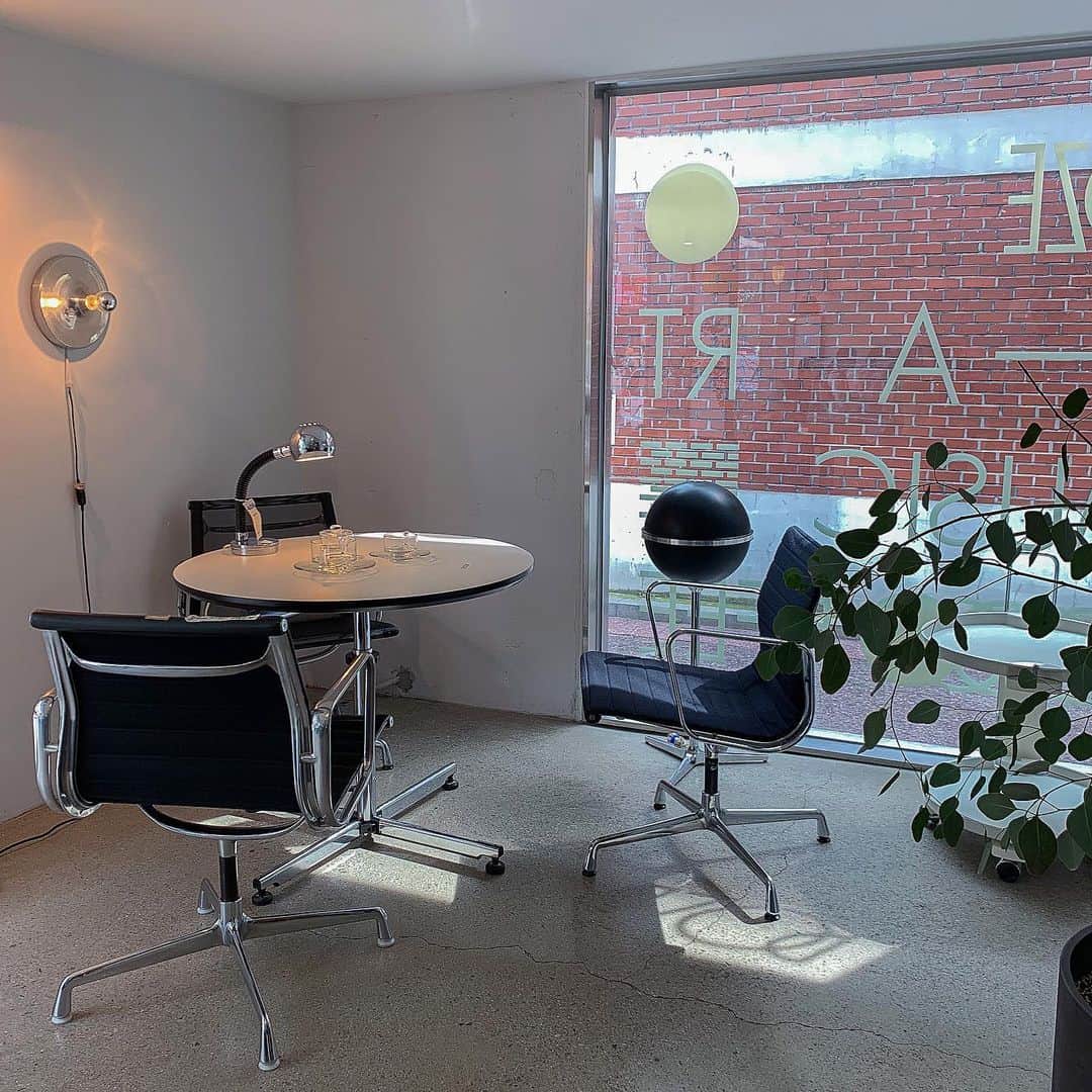原涼香のインスタグラム：「聖水洞も落ち着くエリア☕️☕️」