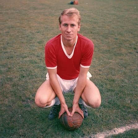 マンチェスター・ユナイテッドさんのインスタグラム写真 - (マンチェスター・ユナイテッドInstagram)「An #MUFC icon ❤️ ⁣⁣ ⁣⁣ 🔟 images from Sir Bobby's playing days 🎞」10月12日 2時18分 - manchesterunited