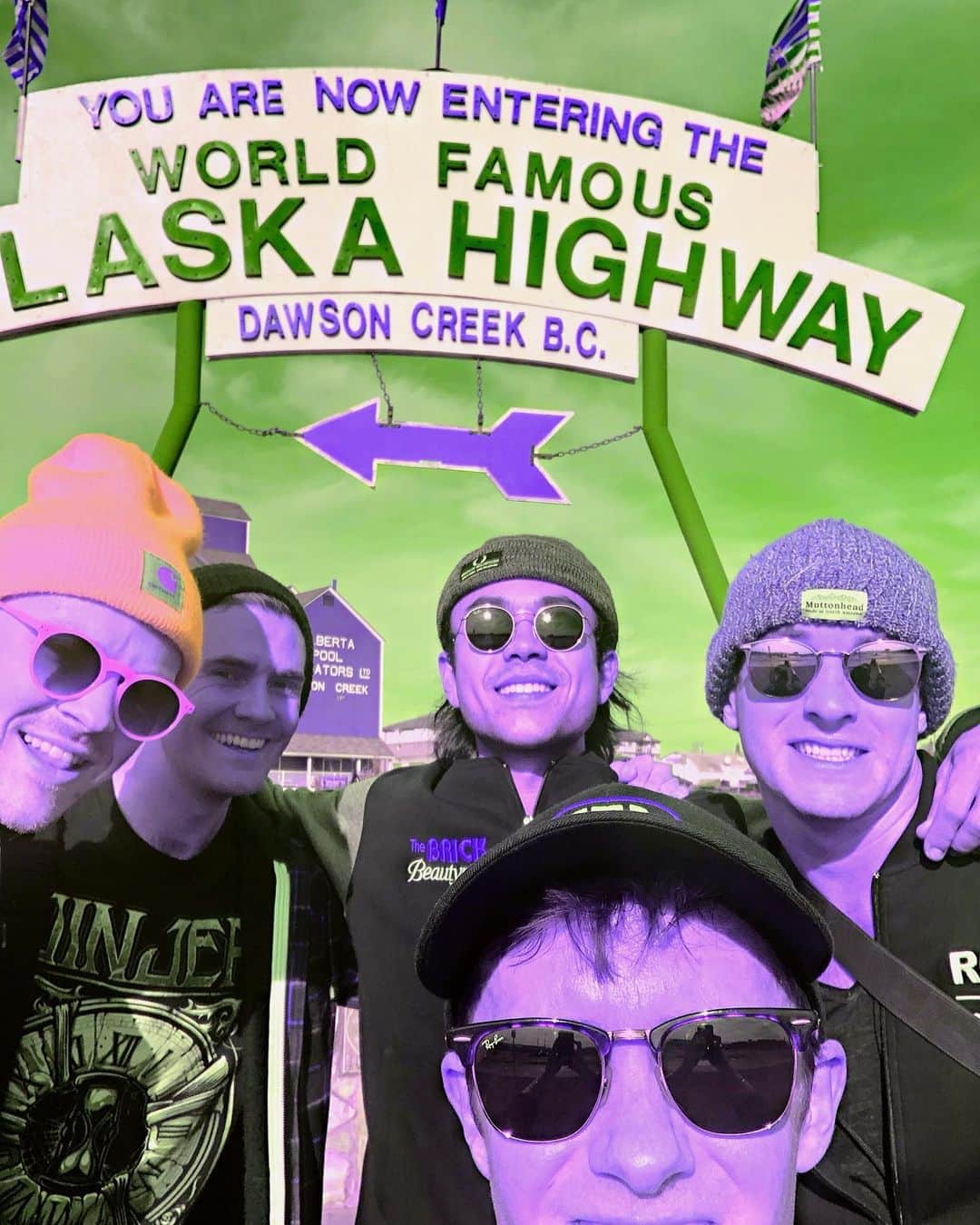 ジェレミー・アボットのインスタグラム：「I’m in the band now. (Sorry @stevie_joffe) I’ve renamed @birdsbellwoods to Laska Highway. This is our album cover. New music drops Tuesday at midnight! But seriously BoB just put out a piano version of “Easy” check it out now.  This is not an ad I just like these lads!」