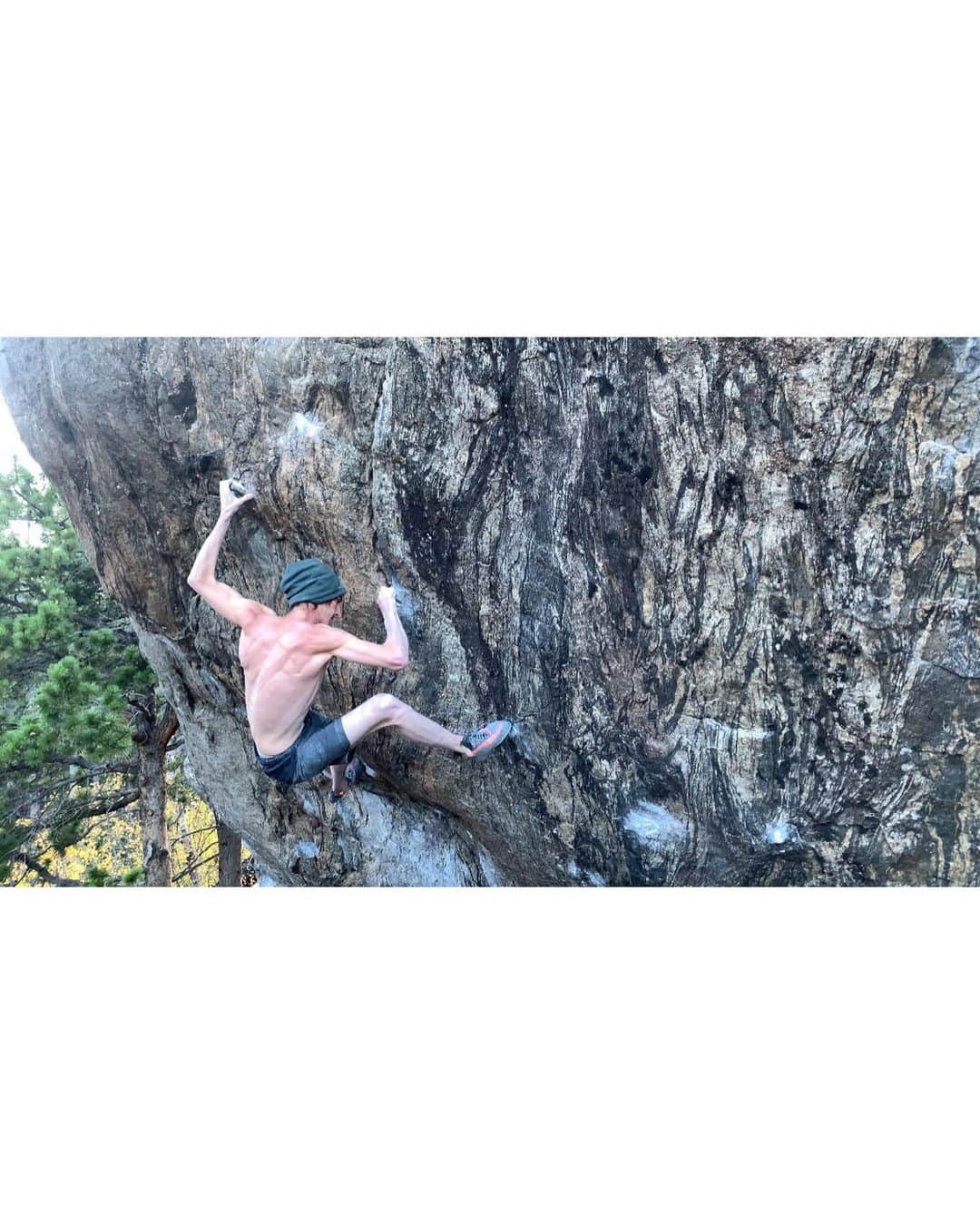 デイブ・グラハムさんのインスタグラム写真 - (デイブ・グラハムInstagram)「Hypnotized Minds [8C+] 💎✔️💎 It’s pretty thrilling news to share that on Tuesday I finally climbed this incredible problem first ascended by  legend @dawoods89 🎉🎉🎉 I have been trying this problem seriously for the past 7 years, but remember my first days in the park as a young lad staring up at this line, already entranced 🌀The saga really starts with me falling off the last move twice, deep into the winter season, just before rupturing my A2 pulley in Mexico back in 2013 💔 Fast forward two years when I was finally all healed for crimping and I broke off a key left foot for the crux move, reducing my highpoint and beta to ashes; It felt like was starting from scratch 😞 I was still obsessed. I dedicated every Fall and Spring season to sieging Hypno, abandoning any other climbing goals in hope that I could rise above and conquer this sequence, yet amidst unpredictable sub-alpine conditions, it wasn’t so simple. Most of my friends abandoned my effort, and I started regularly climbing alone on the boulder. Struggling to see my errors by myself, it became a new type of challenge. The pattern of shoveling the boulder out between weekly storms and the long solo drives started to become synonymous with the idea of making attempts 😵 Until this October. First day went really well, I realized my new @fiveten_official Dragons were game changing on both crux moves allowing me to get the crack pocket correctly from the start, and give me a fair sticking the high left pinch from the ground. Day 2 I came super close to sticking the pinch, I felt stronger physically then I ever had, and more calm in the mind. Day 3 was 65 at the parking, pretty warm for my taste, but as a snow storm was rolling in it seemed smart to give at least a few tries. First go I fell off the last move (can’t wait to share that 😂), second go at the crux, and third try, I SENT 🤯 IG won’t let me elaborate more this post but I can’t wait to share the entire story with everyone, and the send!!! Thanks for the support from my homies who believed in me (you know who you are amigos 🙌🏻) and @alizee_dufraisse for reminding me I can actually do what I set my mind to 💞 time to enjoy the FREEDOM 👐🏻!!!!」10月12日 4時51分 - dave_graham_