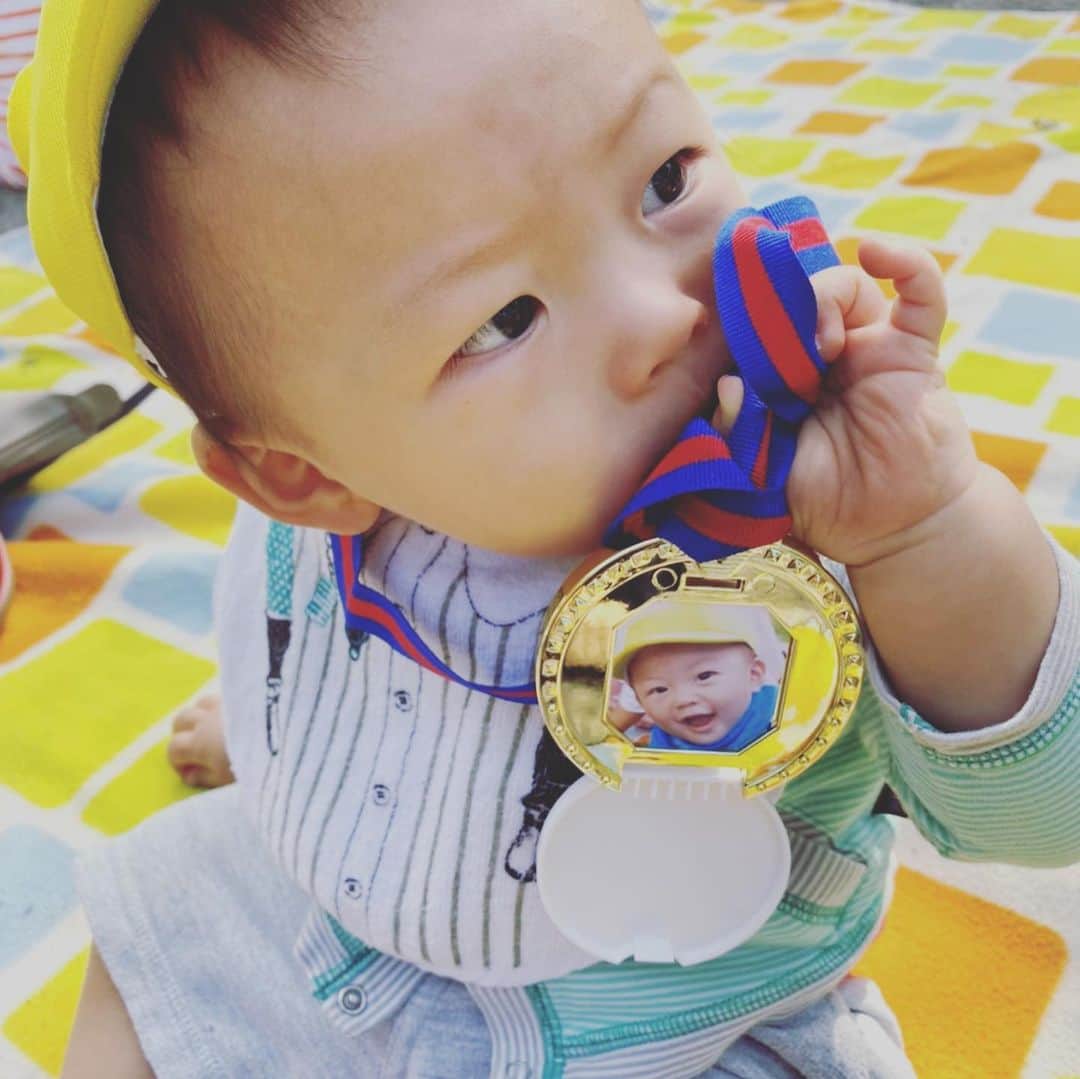 村主章枝さんのインスタグラム写真 - (村主章枝Instagram)「運動会でハイハイ競走をしました😊 Kosei did crawl race #nephew  #crawlraces」10月12日 5時25分 - fumie.suguri