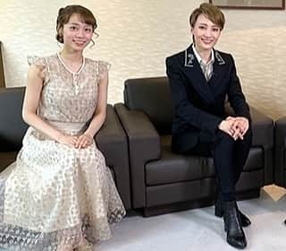 藤岡幸夫さんのインスタグラム写真 - (藤岡幸夫Instagram)「本日１２日(土)のエンター・ザ・ミュージックは宝塚特集第３弾①！ 大人気の望海風斗さん&真彩希帆さん！お二人とも素晴らしい歌唱力！お人柄もとっても魅力的で面白い話も沢山伺いました！番組最後に関西フィルのファランドールもお届けします！ エンターザミュージックはBSテレ東 毎朝土曜23:30～ですが、今日は深夜０時～の放送です！」10月12日 7時41分 - sachio_fujioka