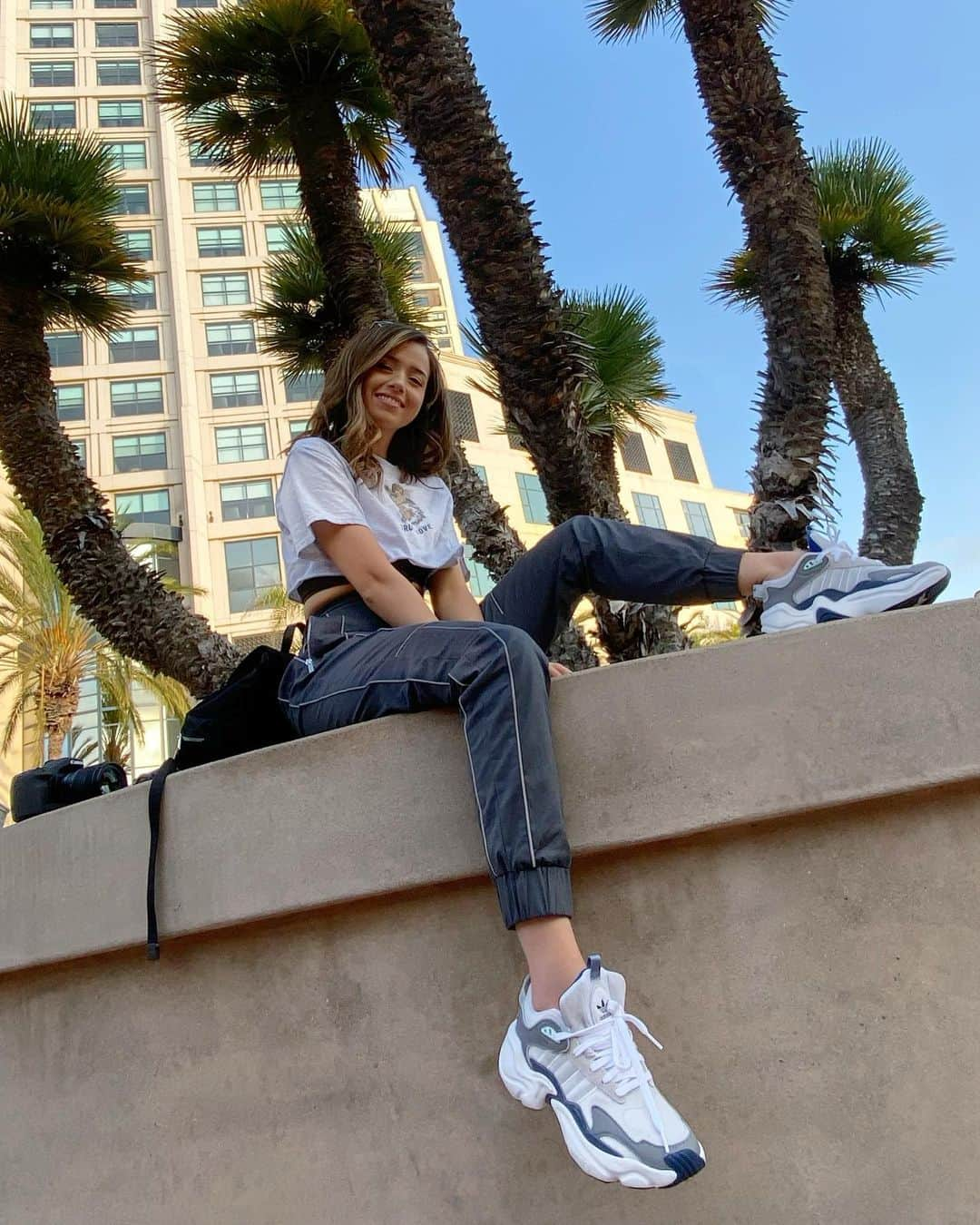 Pokimaneさんのインスタグラム写真 - (PokimaneInstagram)「sunny california ☀️ you tryna visit? 😌」10月12日 7時58分 - pokimanelol