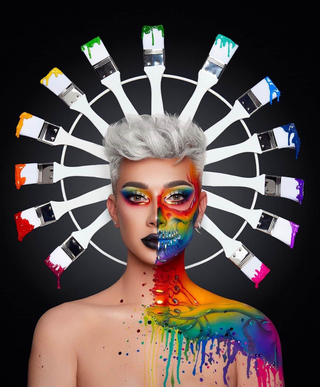 ジェームス・チャールズさんのインスタグラム写真 - (ジェームス・チャールズInstagram)「MORPHE X JAMES CHARLES MINI PALETTE & EYE BRUSH SET LAUNCH OCTOBER 17TH! 💀🌈💞 who’s excited?! 😇 I am  makeup & headress by the INCREDIBLE @the_wigs_and_makeup_manager 🥰 check out the new video on my channel to see how we created it!! photo by @jonsams」10月12日 8時13分 - jamescharles