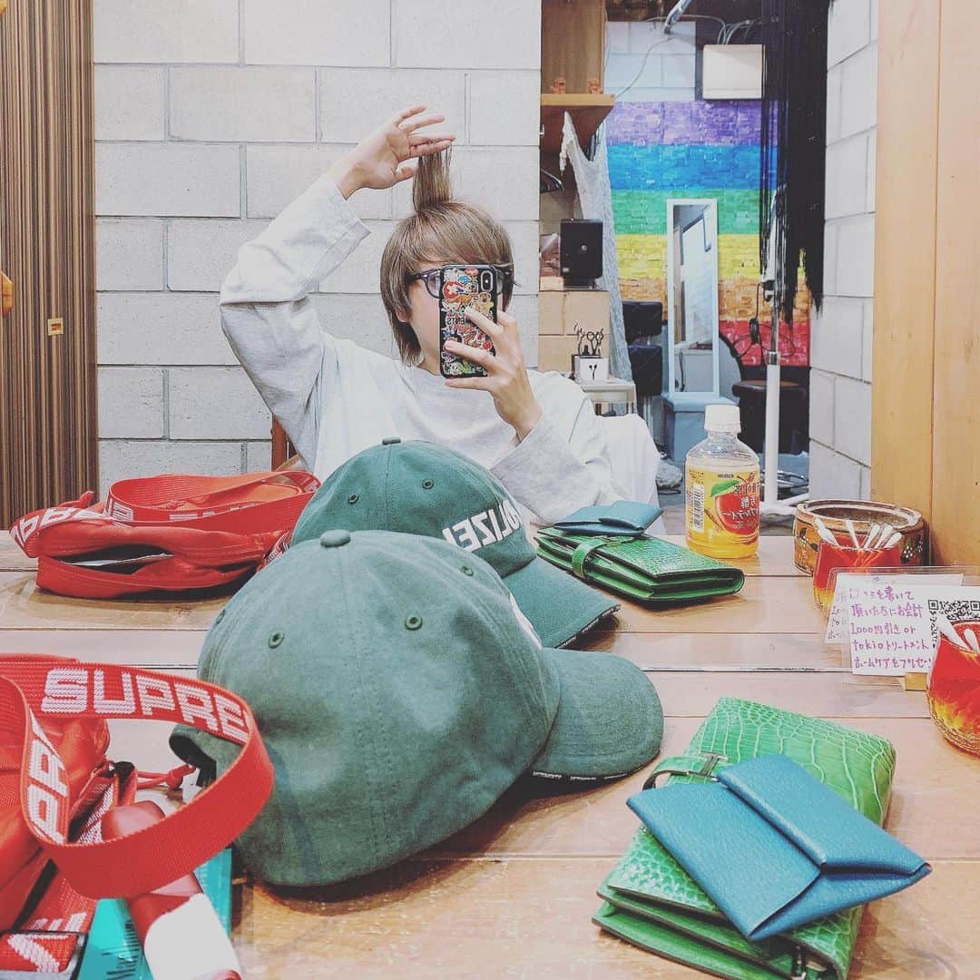 のインスタグラム：「たいふーの日って出かけたくなりますよね。 #ひまちんこすーぷ」