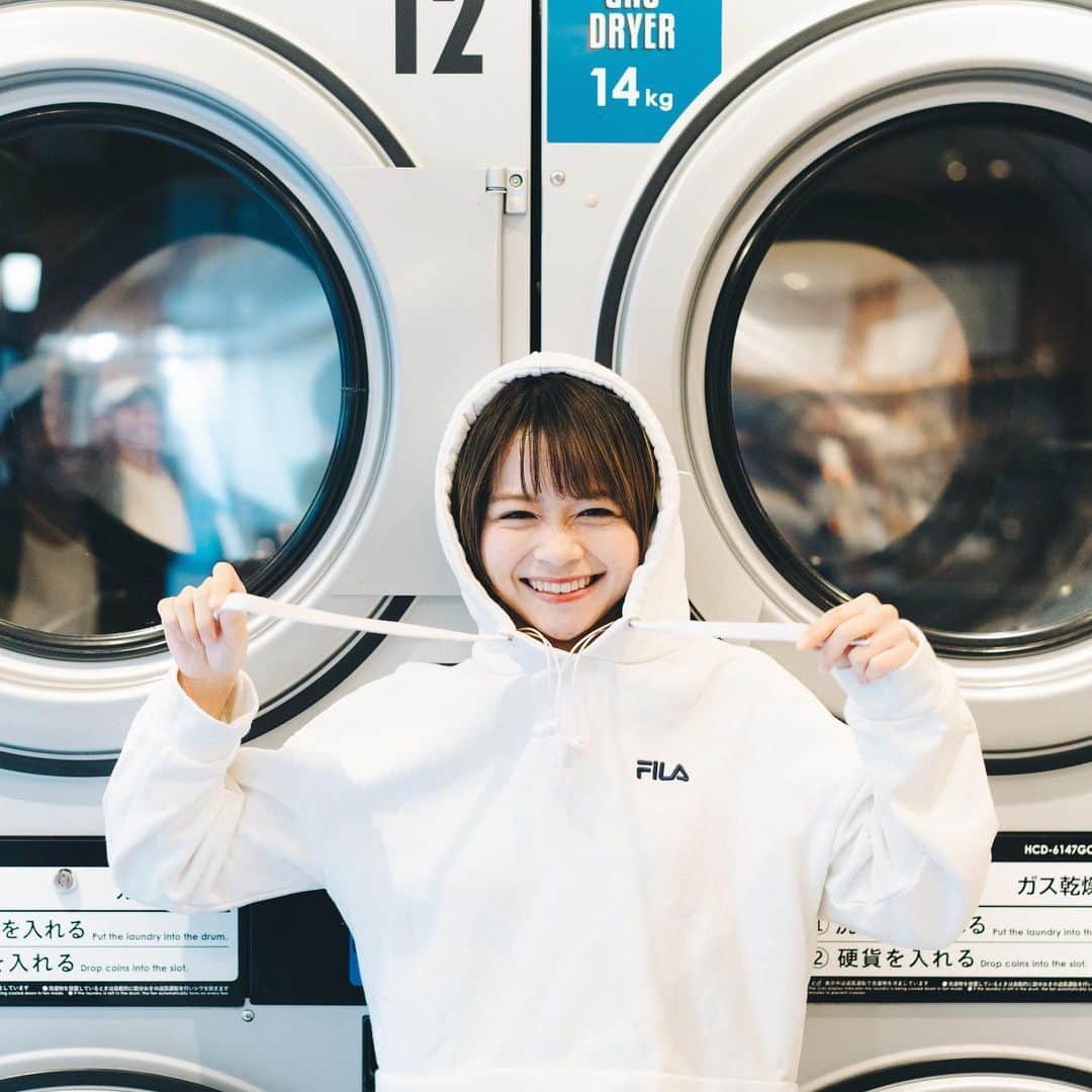 のインスタグラム：「こういうパーカーすぐ汚す . . . . . #パーカー #パーカー女子」