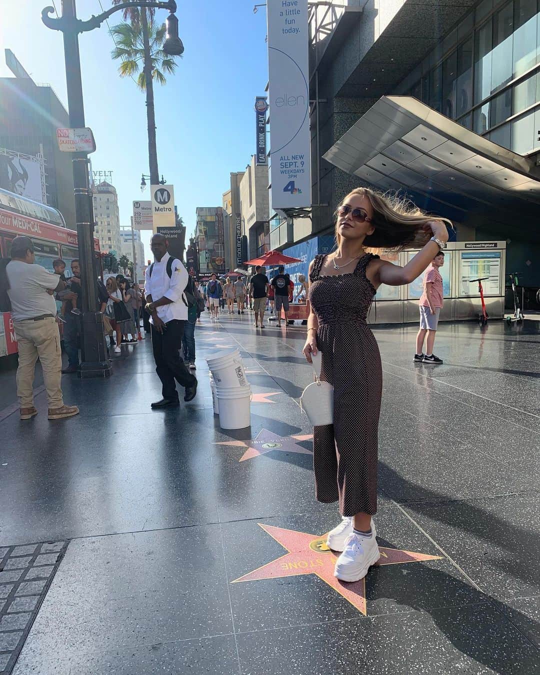コニー・タルボットのインスタグラム：「⭐️」