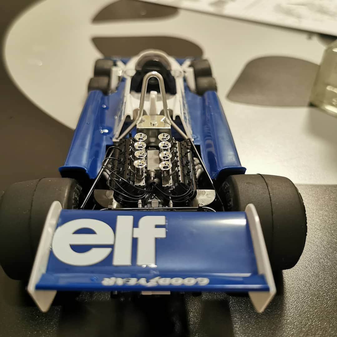 ロマン・グロージャンさんのインスタグラム写真 - (ロマン・グロージャンInstagram)「No on track @f1 today but... Had it all covered! Great fun building this incredible Tyrrell 6 wheeler from 1977 🏁💯❤️ #r8g #dayoff #F1」10月12日 19時02分 - grosjeanromain