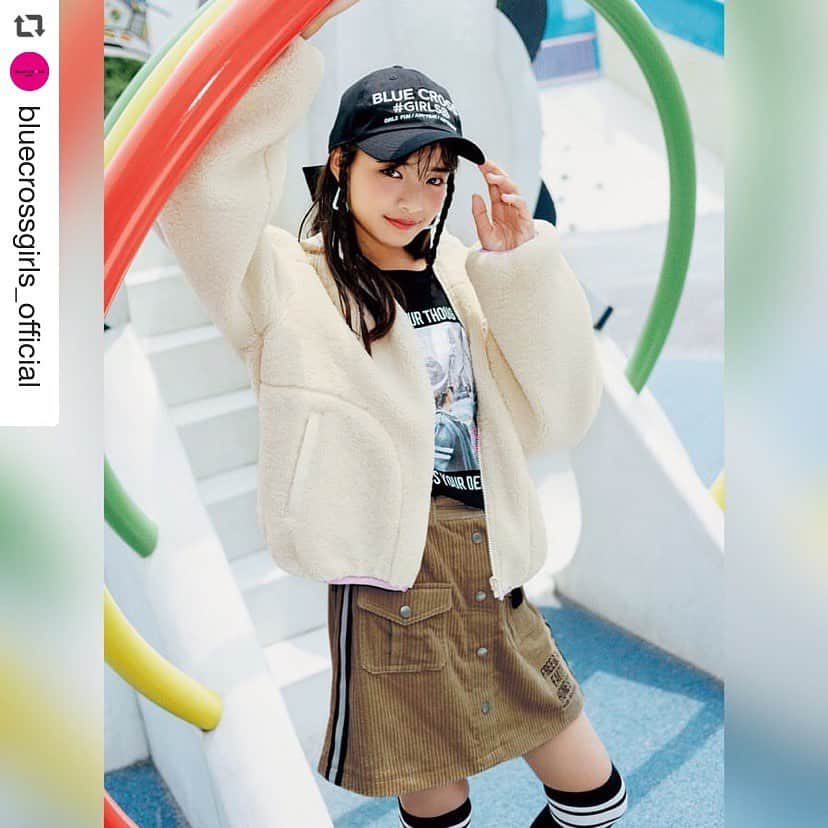 girls fesさんのインスタグラム写真 - (girls fesInstagram)「#repost @bluecrossgirls_official . この秋ミヅキはトレンドのスポにストリートをMIXしてCOOLに着こなすよ！！ 松坂屋名古屋店のイベントであやか©︎が着ていたのもこのコーデ🌈 トレンドのボアブルゾンはリバーシブルだよ✨ . ☑︎#リバーシブルブルゾン¥16800＋tax ☑︎#フォトプリント#ロンT ¥6900＋tax ☑︎#スカパン ¥10800＋tax ☑︎#キャップ ¥4900＋tax ☑︎#ニーハイソックス ¥1700＋tax . 全国のSHOPの他、BLUECROSS girls 公式オンラインショップ【ナルミヤオンライン】からもお買い物できるよ🎶SHOPリストやオンラインSHOPはインスタグラムホームのURLをクリックしてチェックしてね📱💻﻿ ﻿ #bluecrossgirls#ブルークロスガールズ#美月#ニコプチ#ニコプチモデル#プチモ#イメージモデル#モデル#girlsfes」10月12日 10時54分 - girlsfes_official